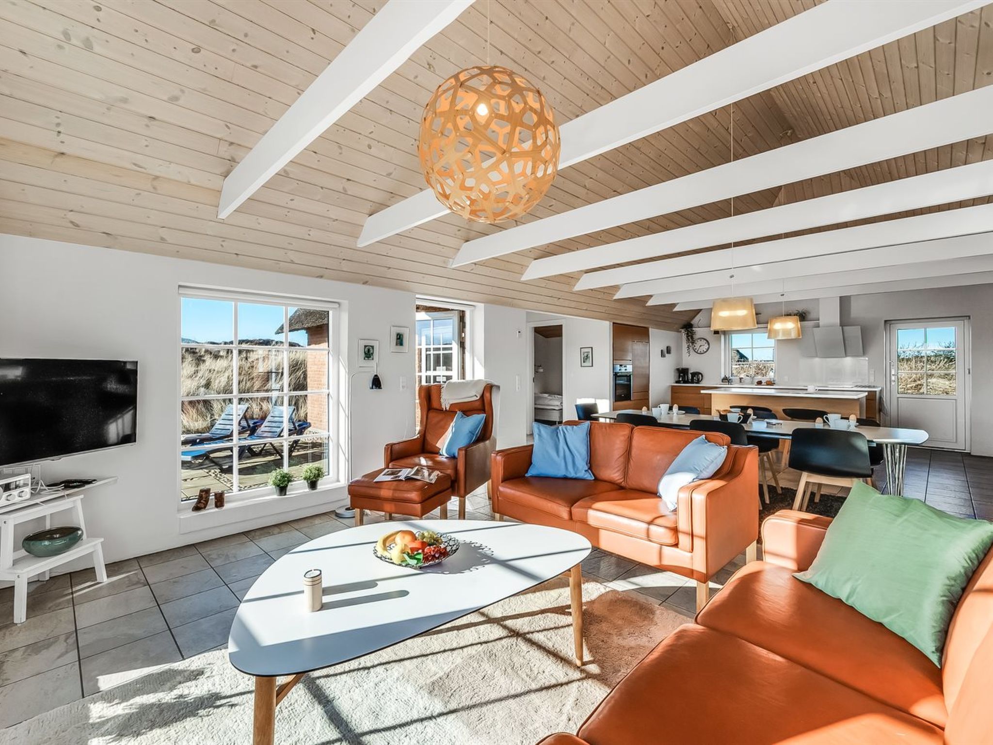 "Hærulf" - 300m from the sea - Binnen