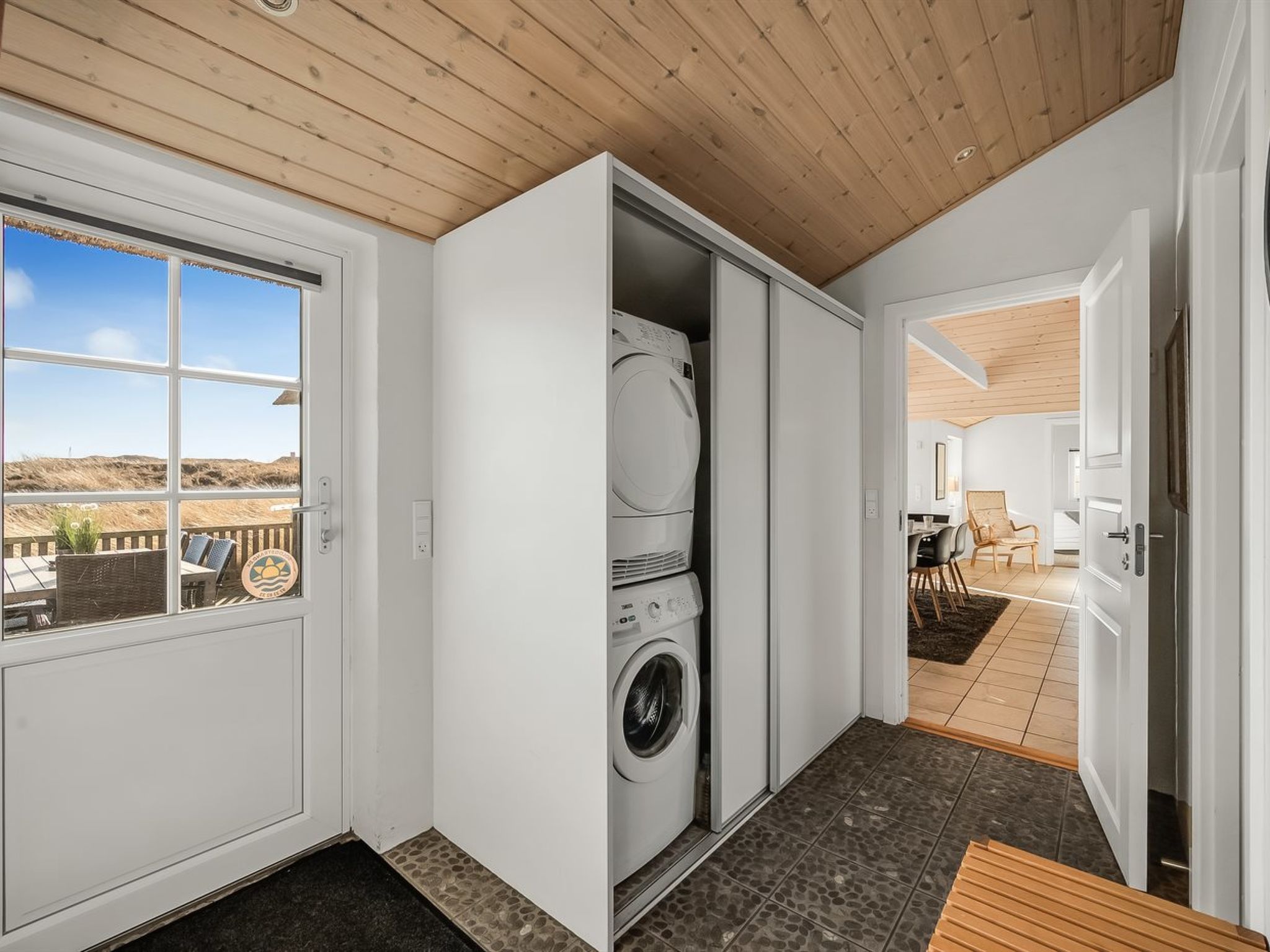 "Hærulf" - 300m from the sea-Binnen
