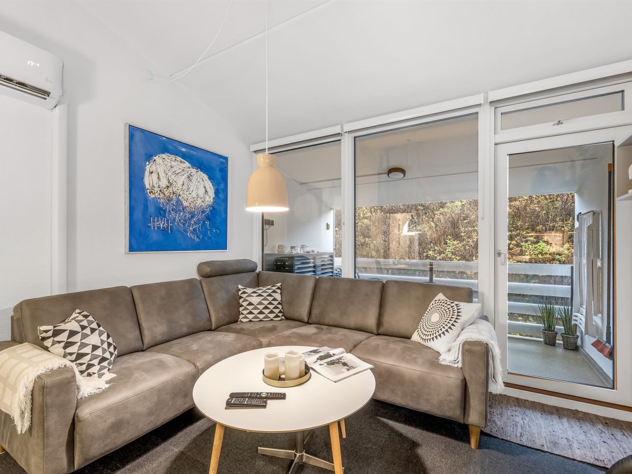 "Soffhie" - 250m from the sea — Living Room (5 of 21)