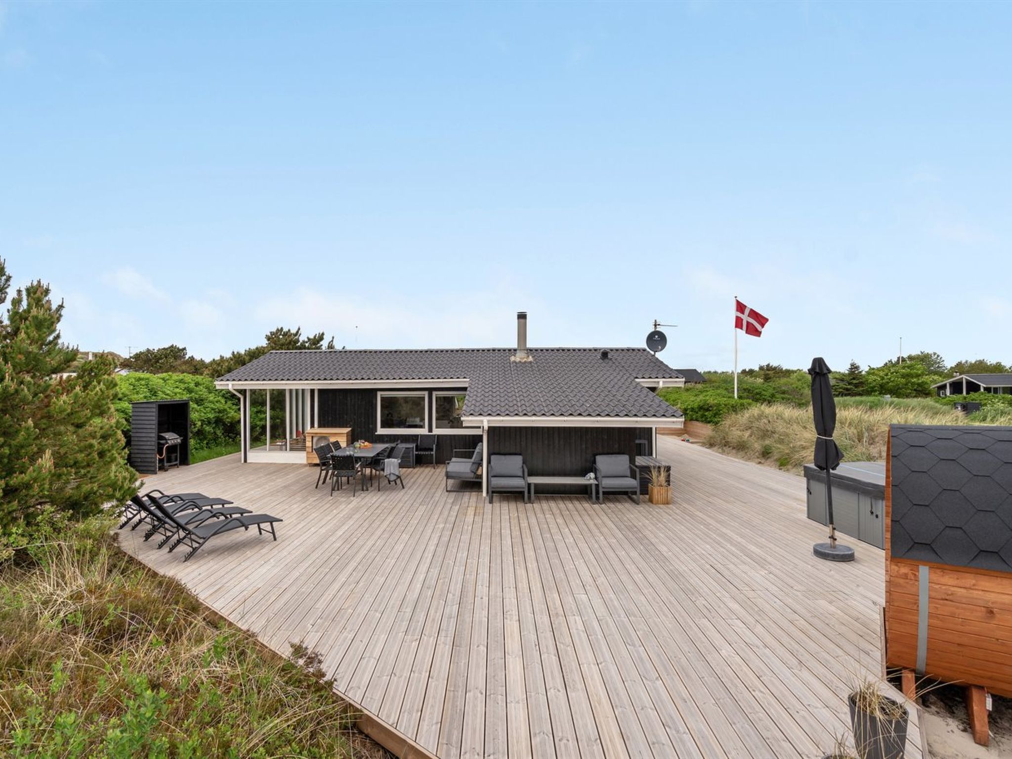 "Rolfkarl" - 500m from the sea