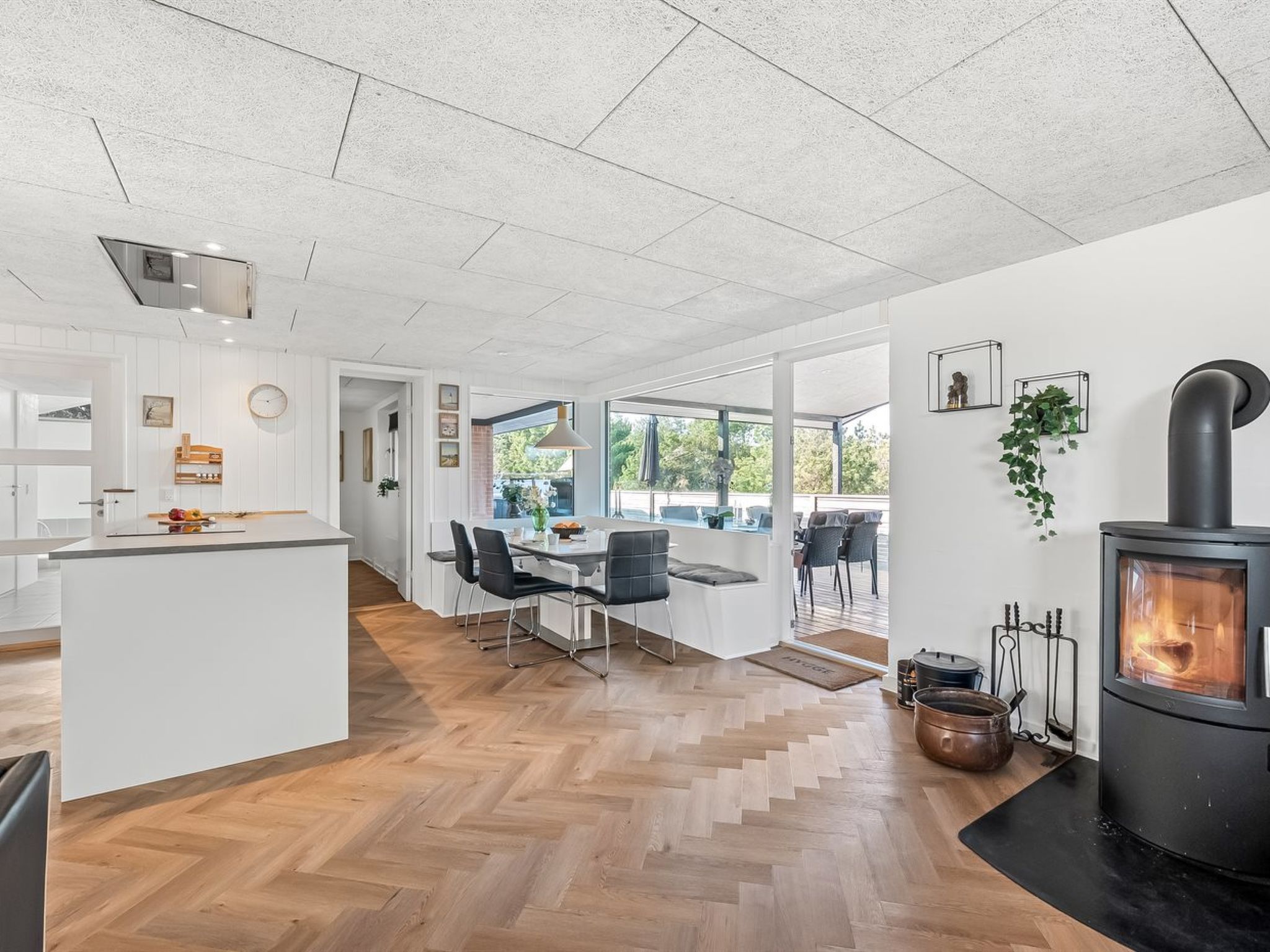 "Bela" -  from the sea-Dedans