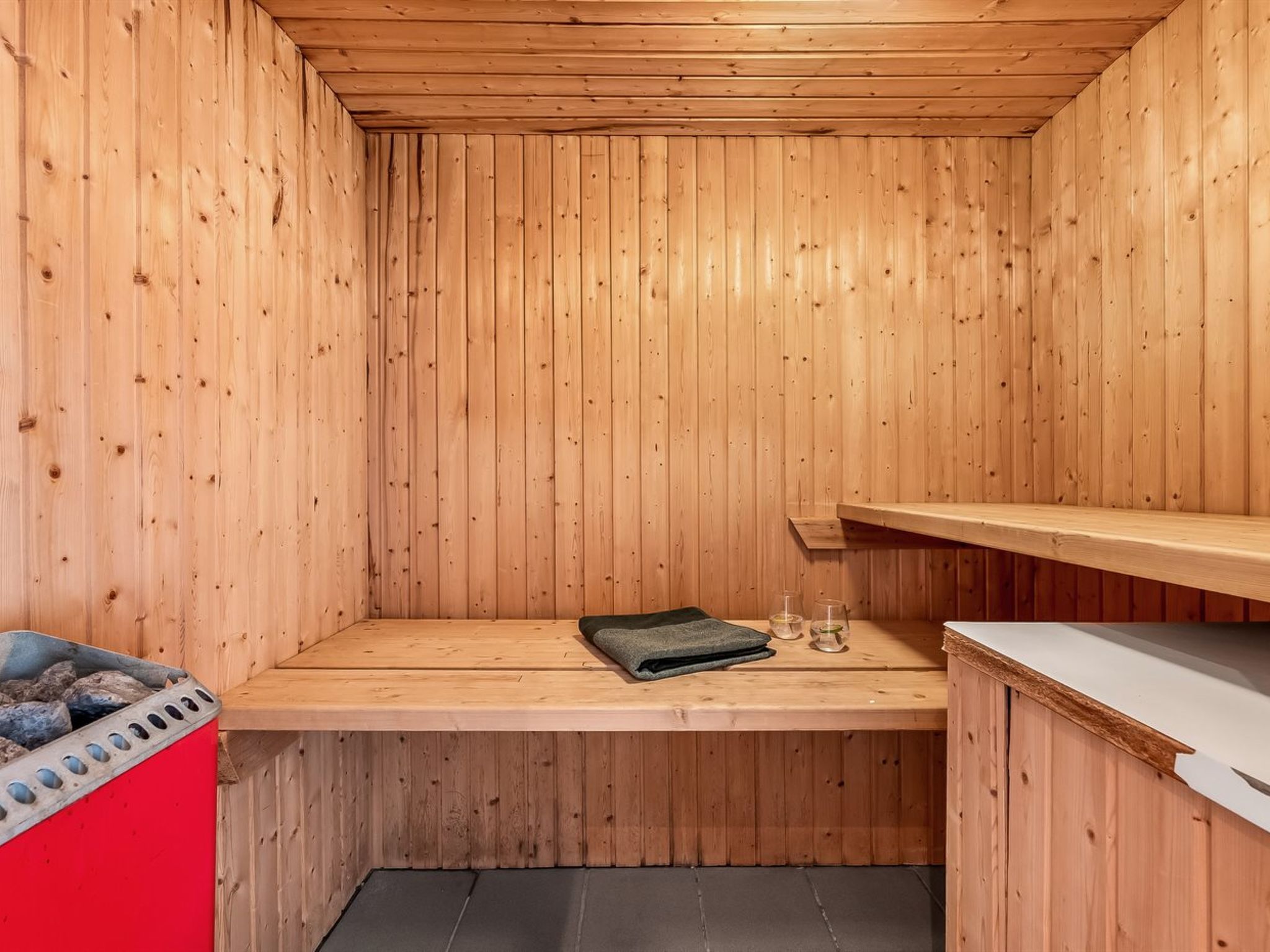 "Bela" -  from the sea-Dedans