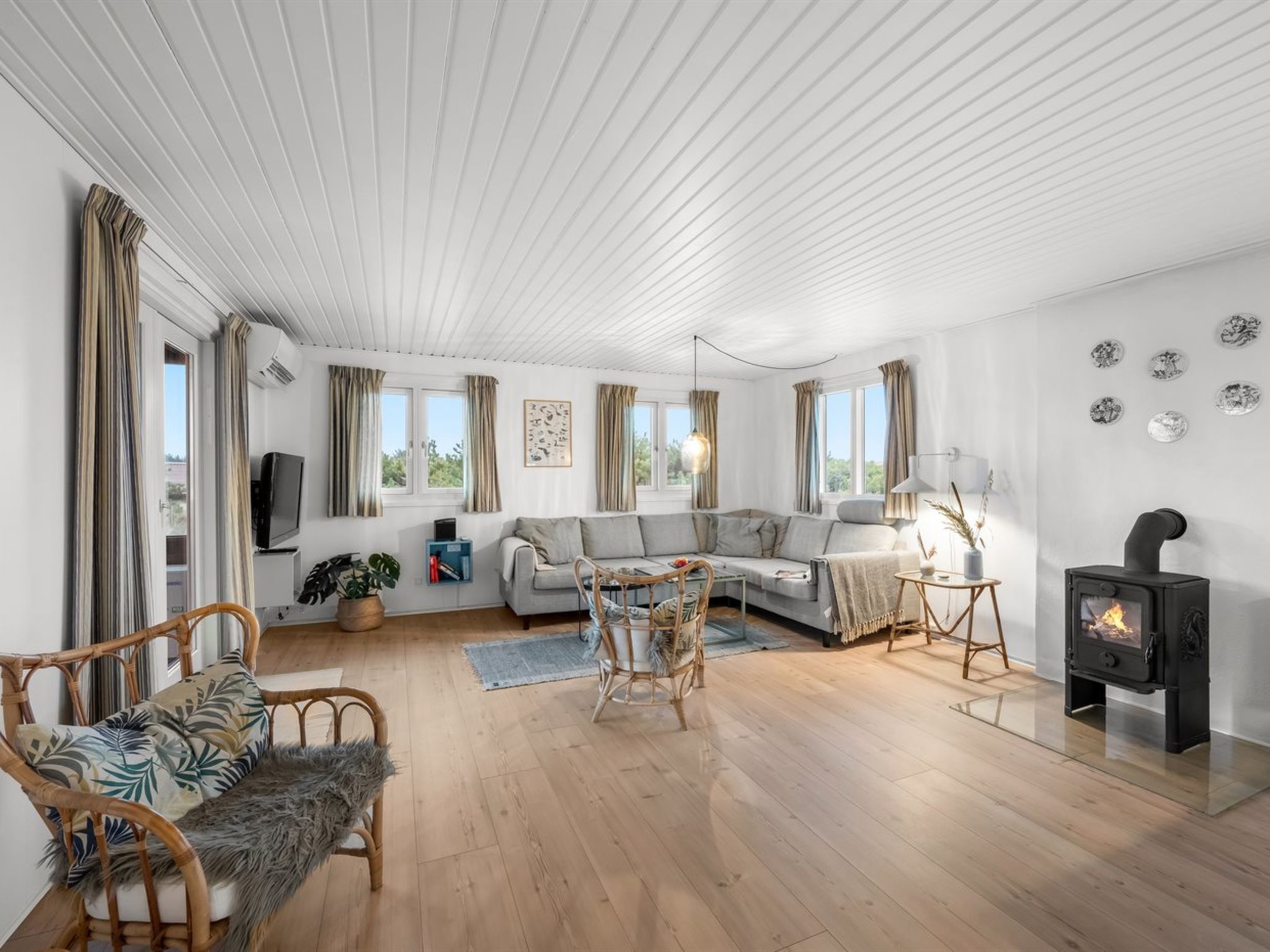 "Iken" - 500m from the sea - Binnen