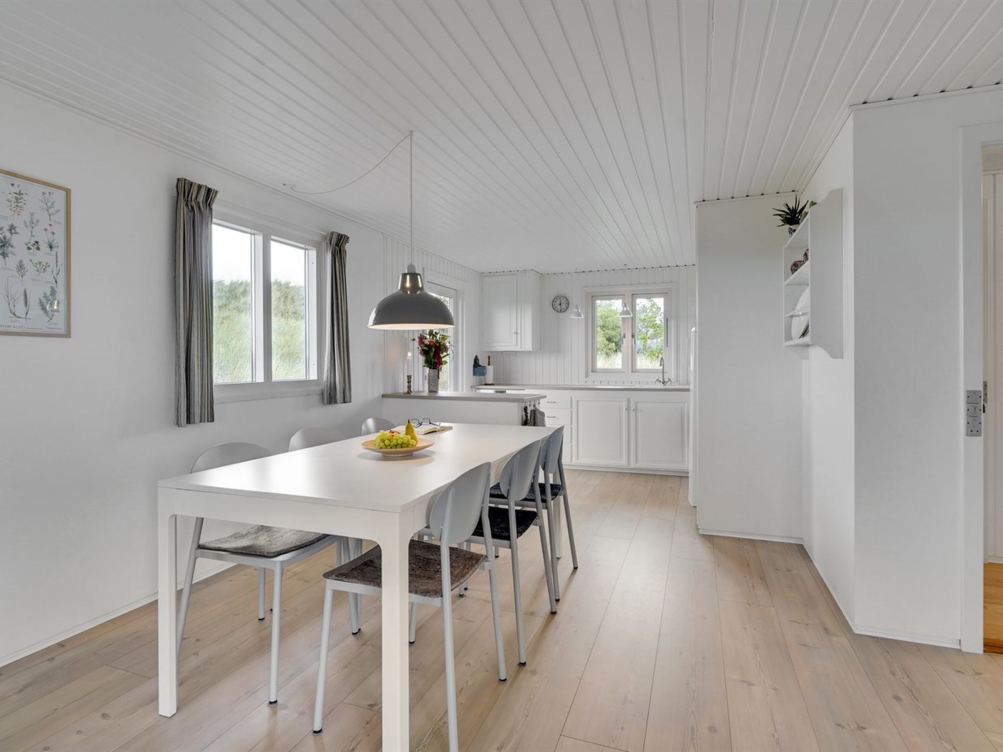 "Iken" - 500m from the sea - Binnen