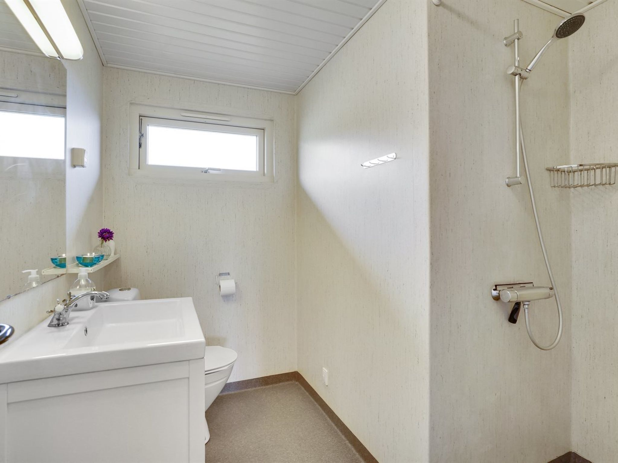"Iken" - 500m from the sea - Binnen