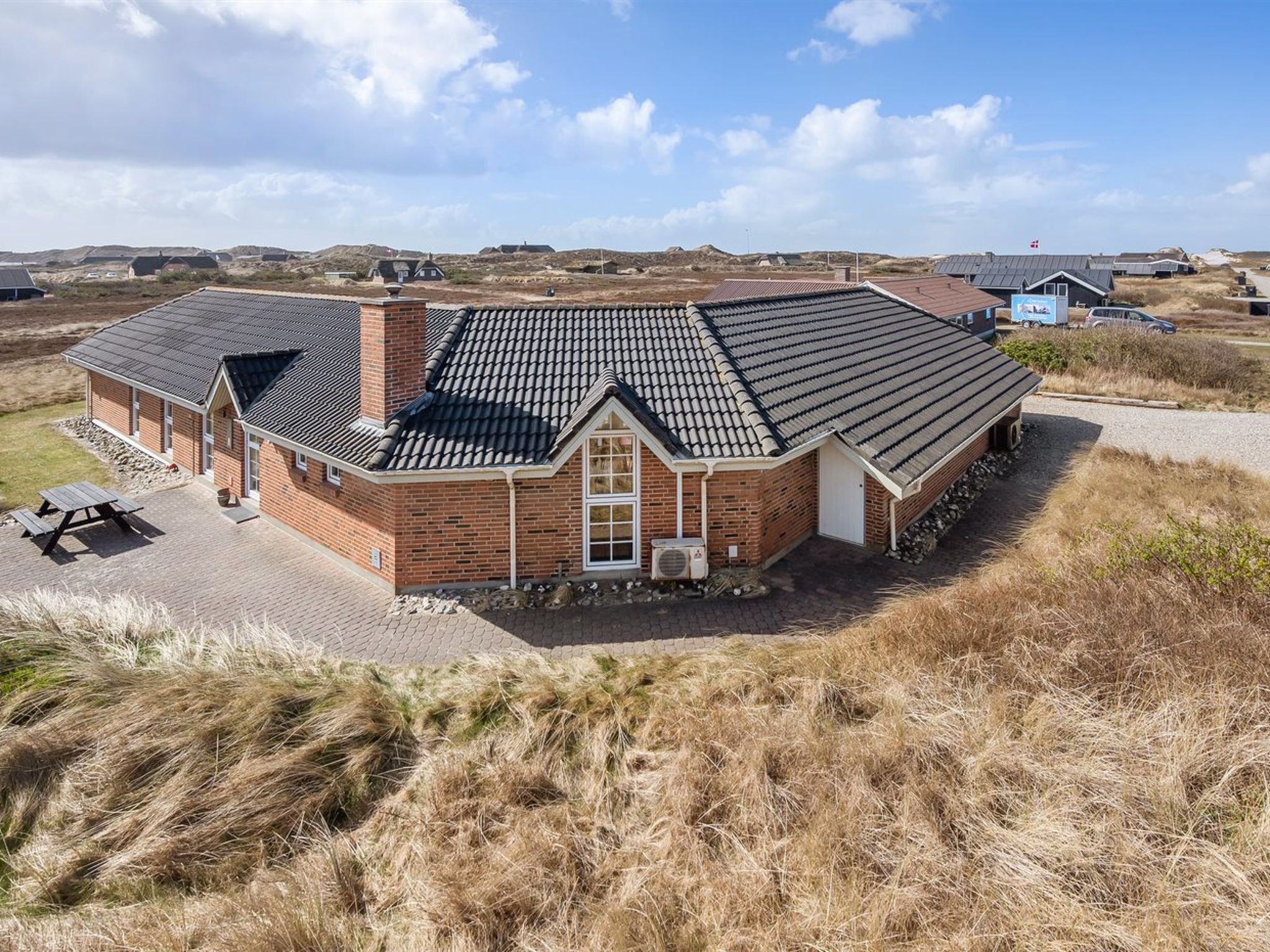 "Hinrich" - 300m from the sea