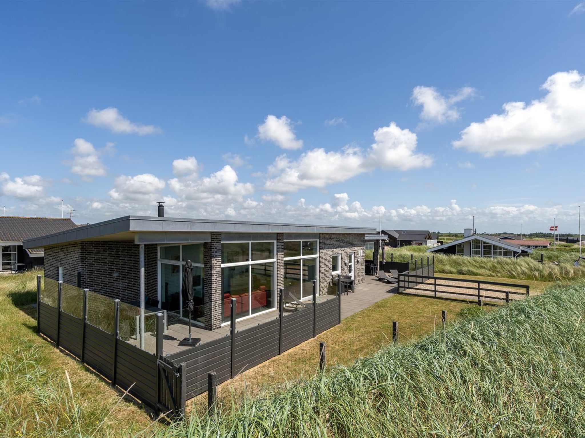 "Synthia" - 300m from the sea - Outside