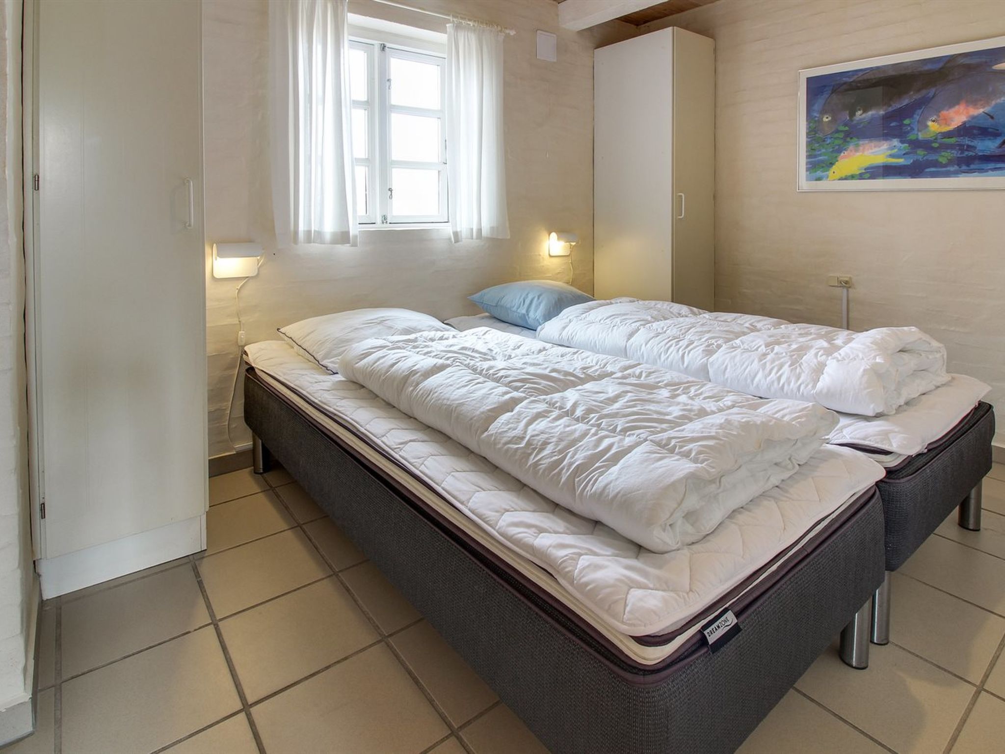 "Skuli" - 200m from the sea - Inside