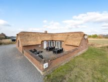 "Lemmikki" - 1.5km from the sea