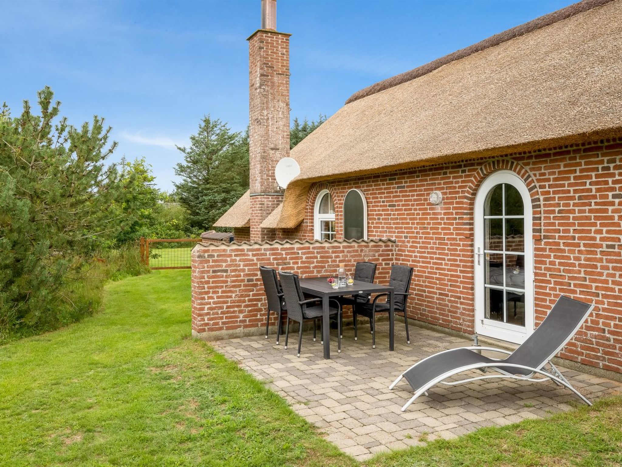 "Pasi" - 1.2km from the sea - Buiten