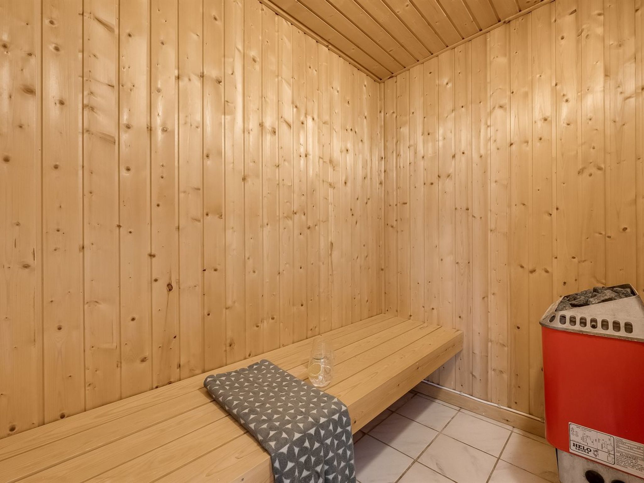 "Finne" - 800m from the sea - Inside