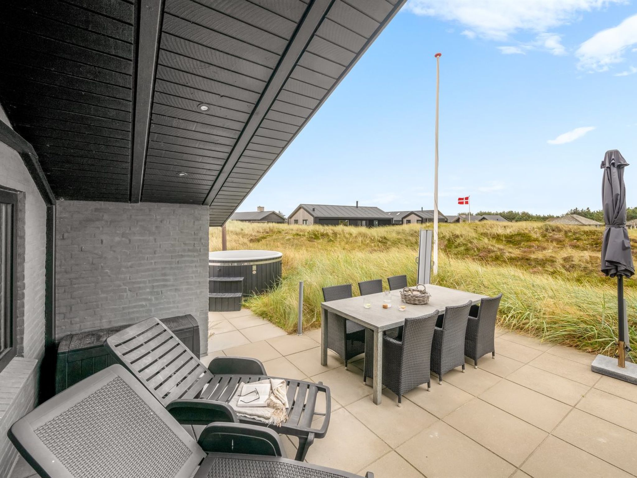 "Walther" - 300m from the sea - Outside