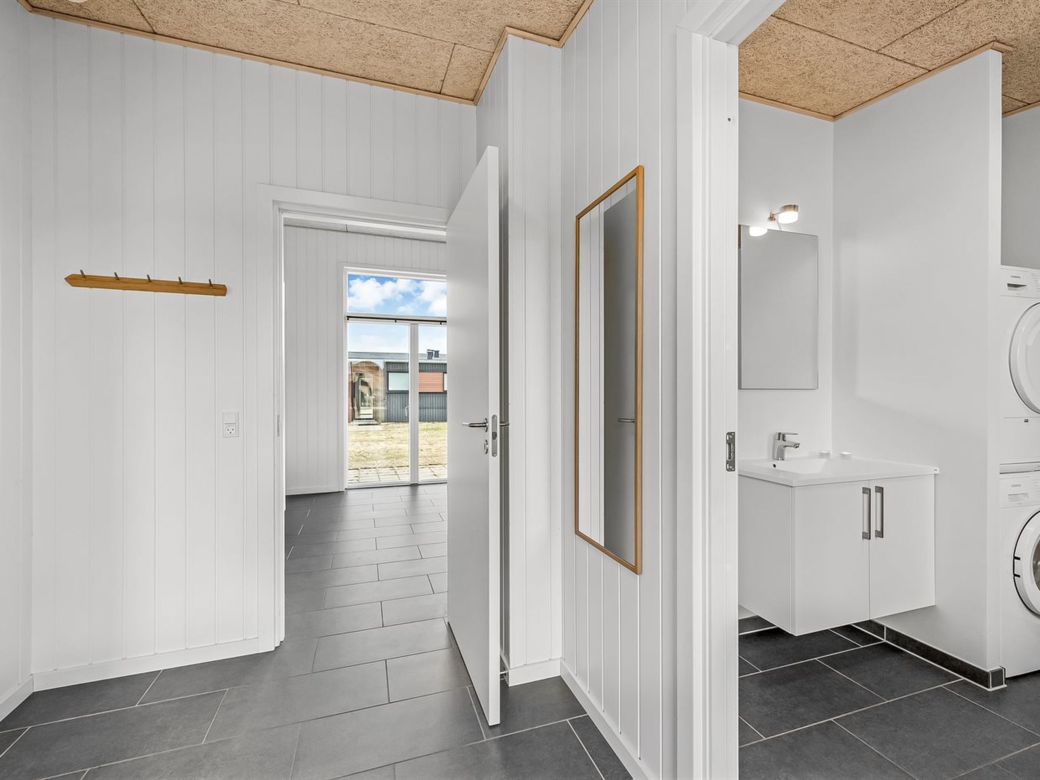 "Ilindenka" - 500m from the sea - Binnen