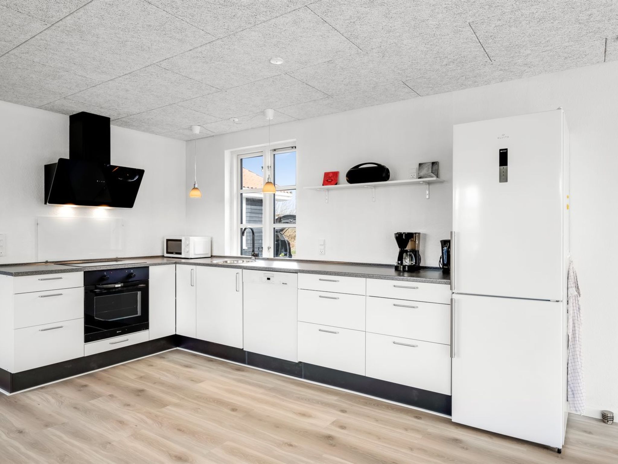 "Torhild" - 700m from the sea - Inside