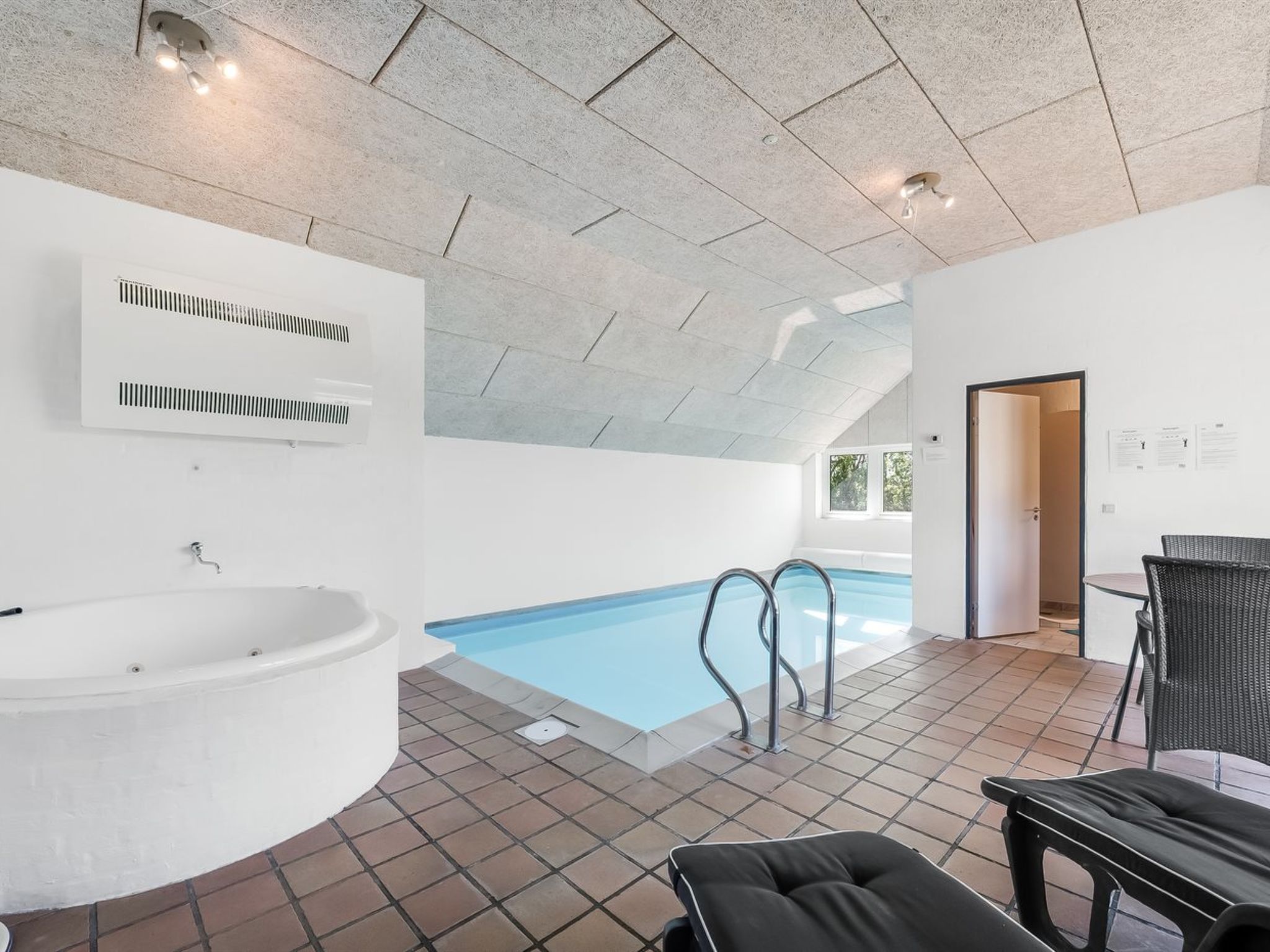 "Aage" - 1.7km from the sea - Drinnen