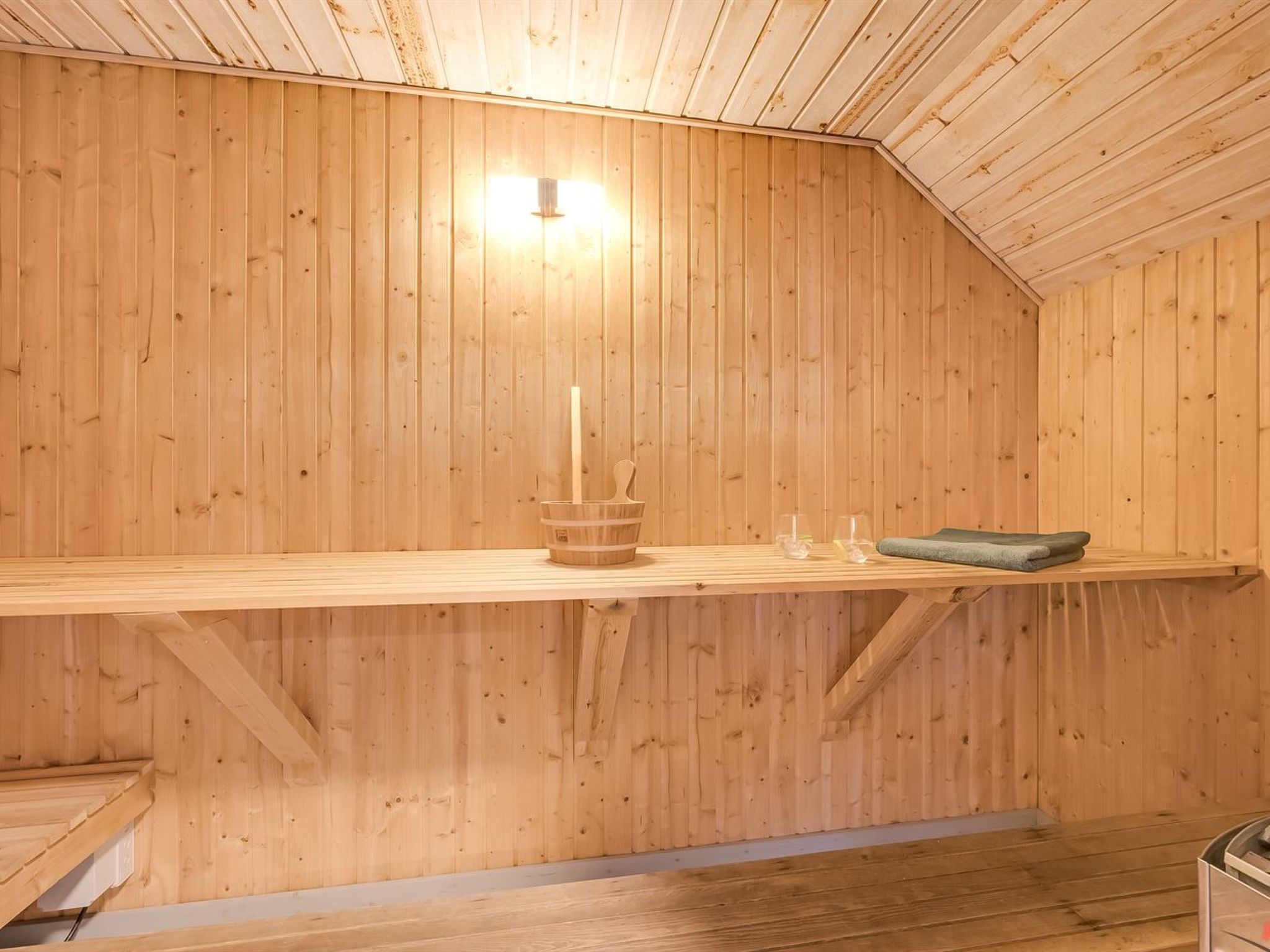 "Aage" - 1.7km from the sea - Drinnen