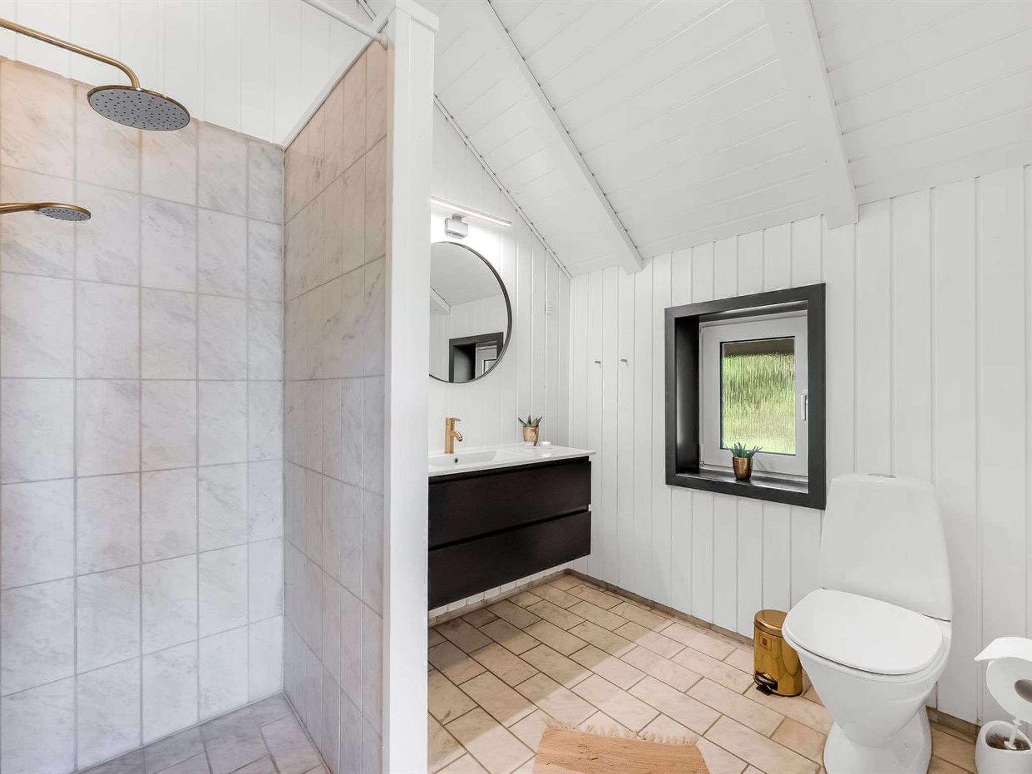 "Aage" - 1.7km from the sea - Drinnen