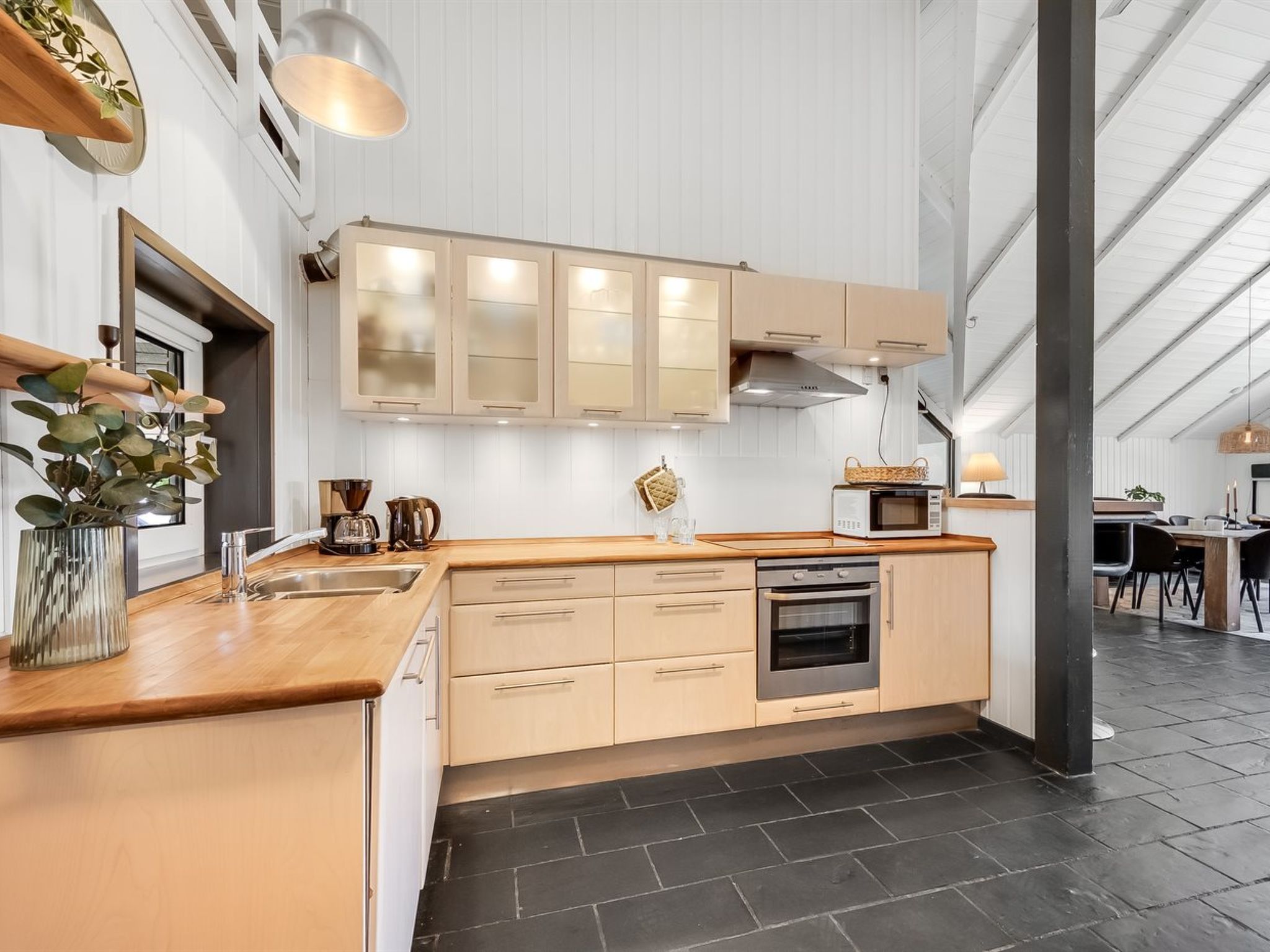 "Aage" - 1.7km from the sea-Inside