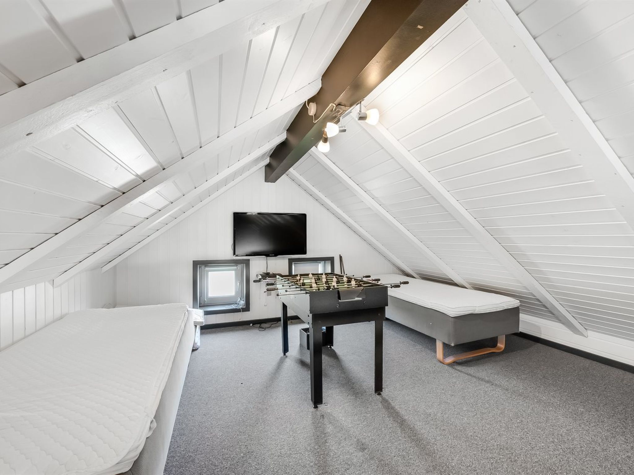 "Aage" - 1.7km from the sea-Inside