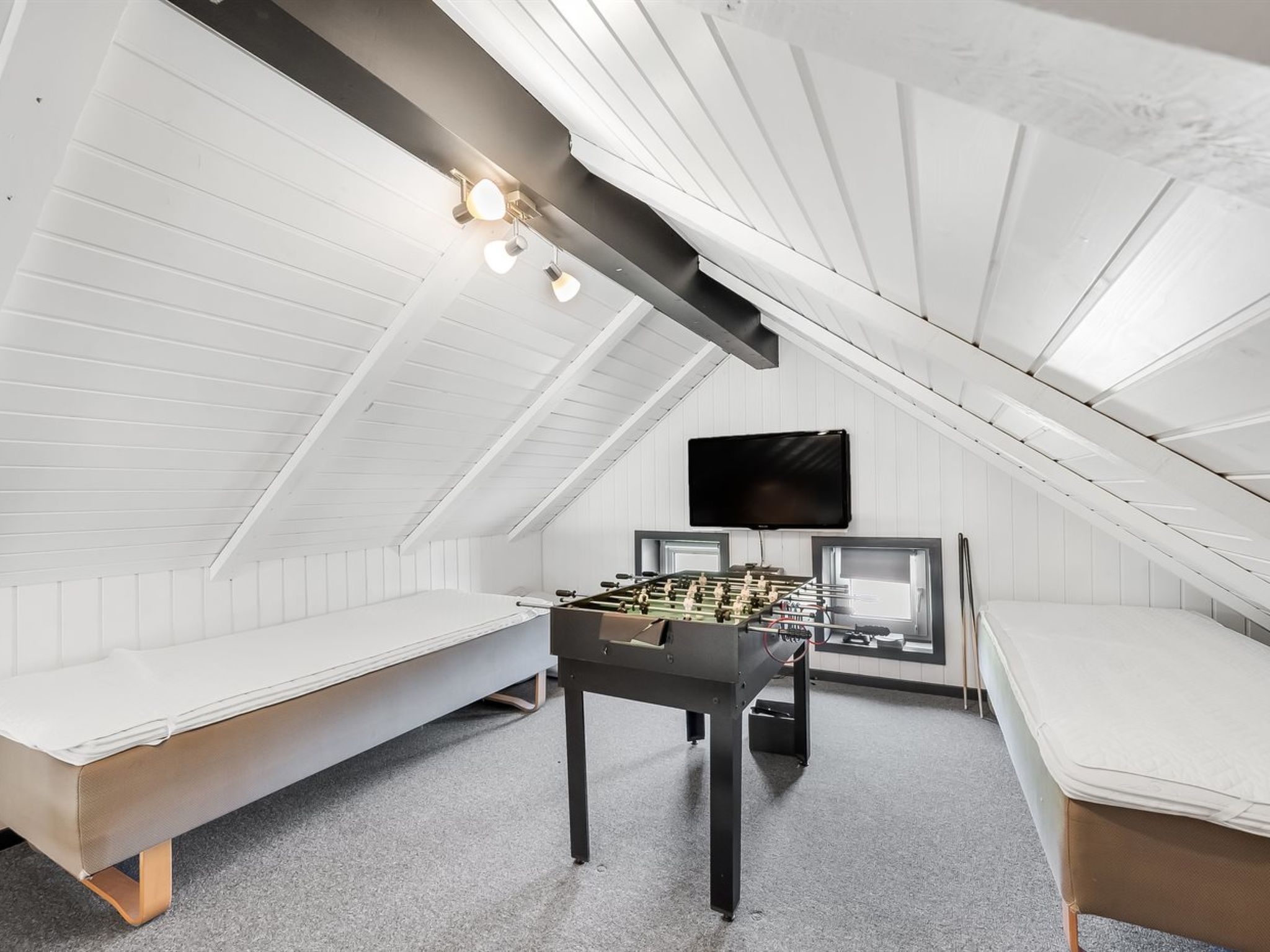 "Aage" - 1.7km from the sea-Inside