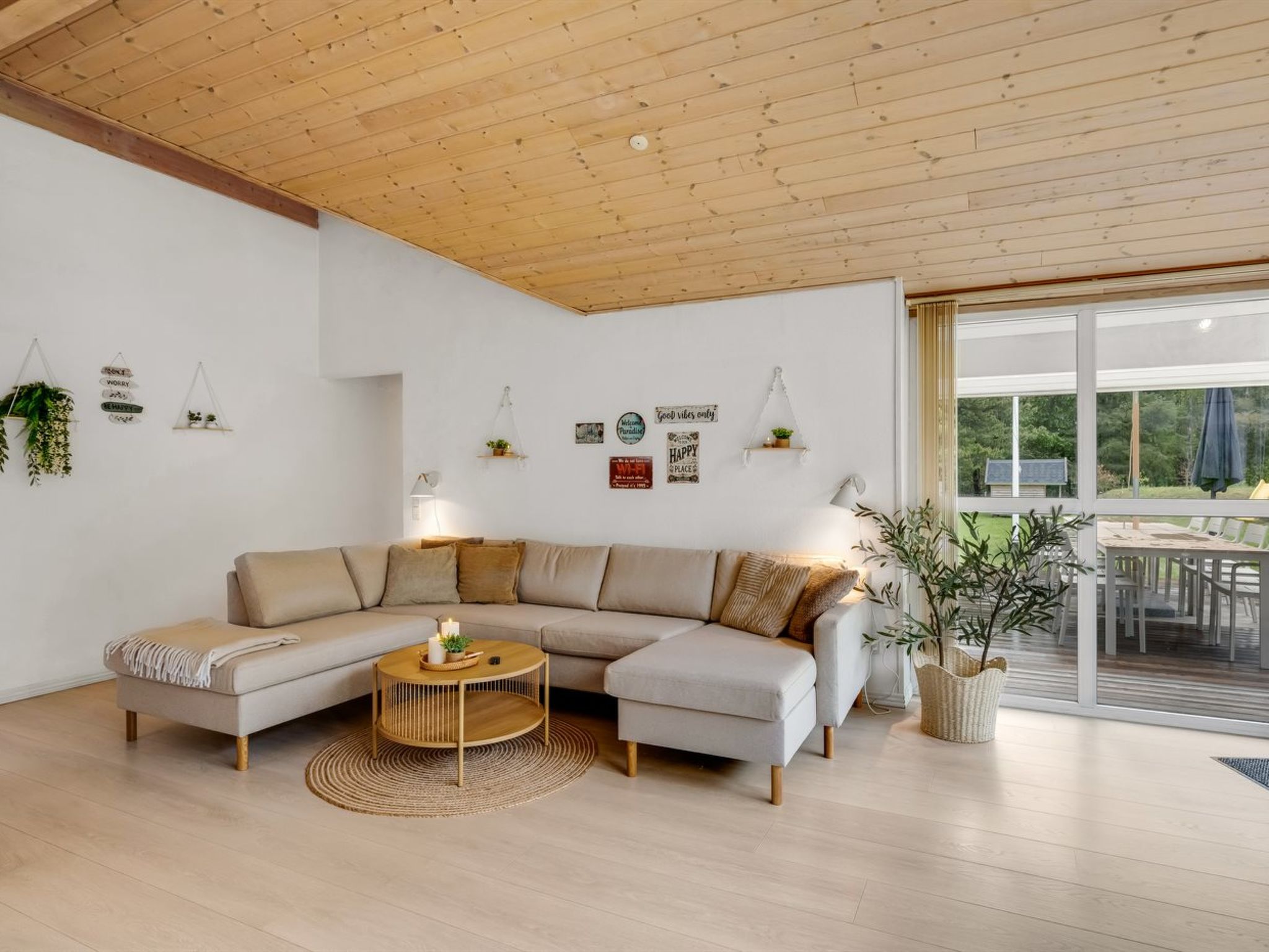 "Samine" - 2km from the sea — Living Room (5 of 32)