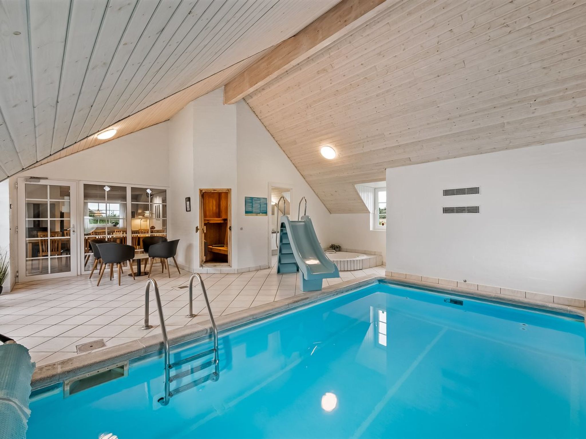 "Botmar" - 1.5km from the sea