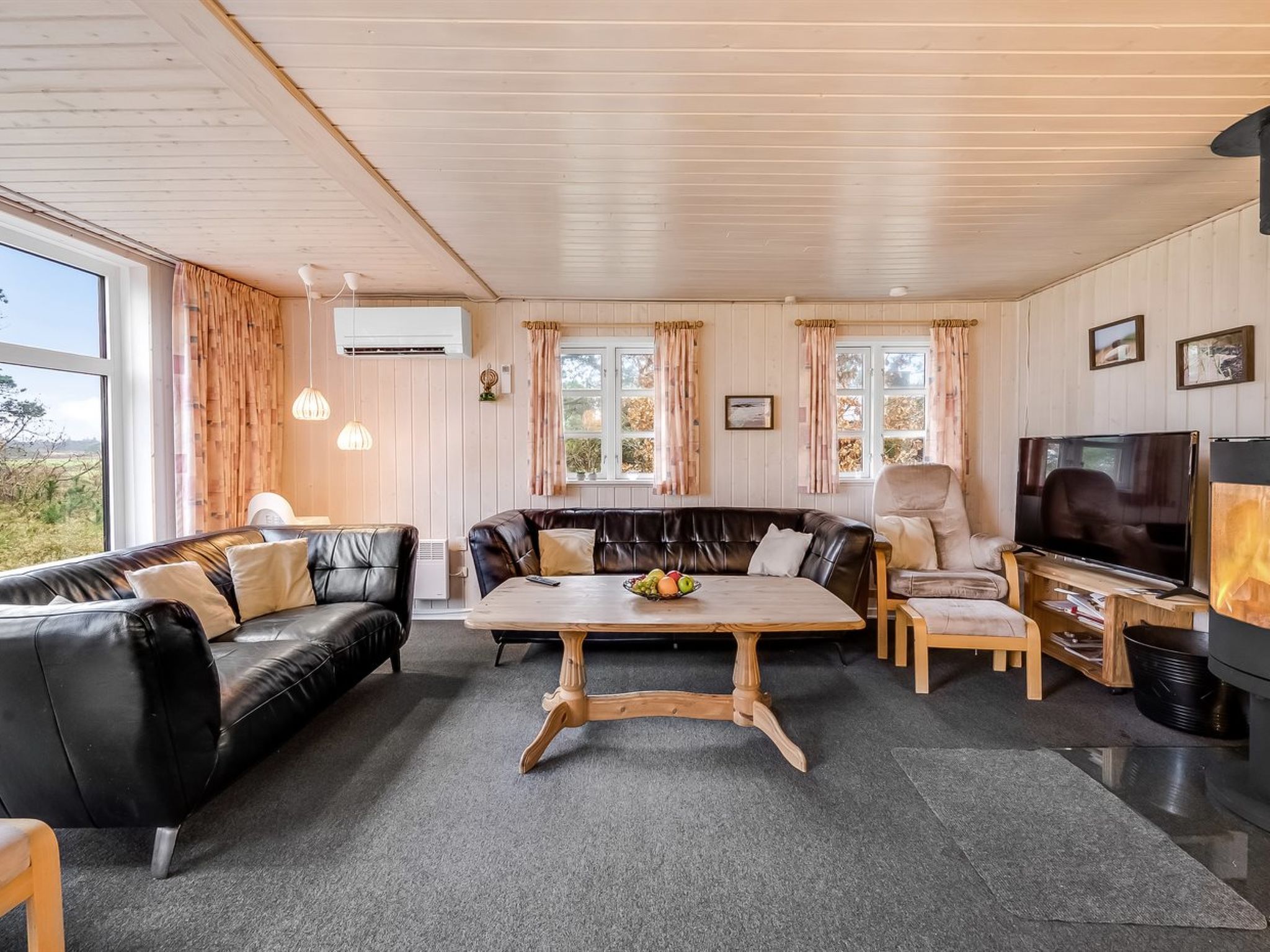 "Brawith" - 700m to the fjord-Binnen