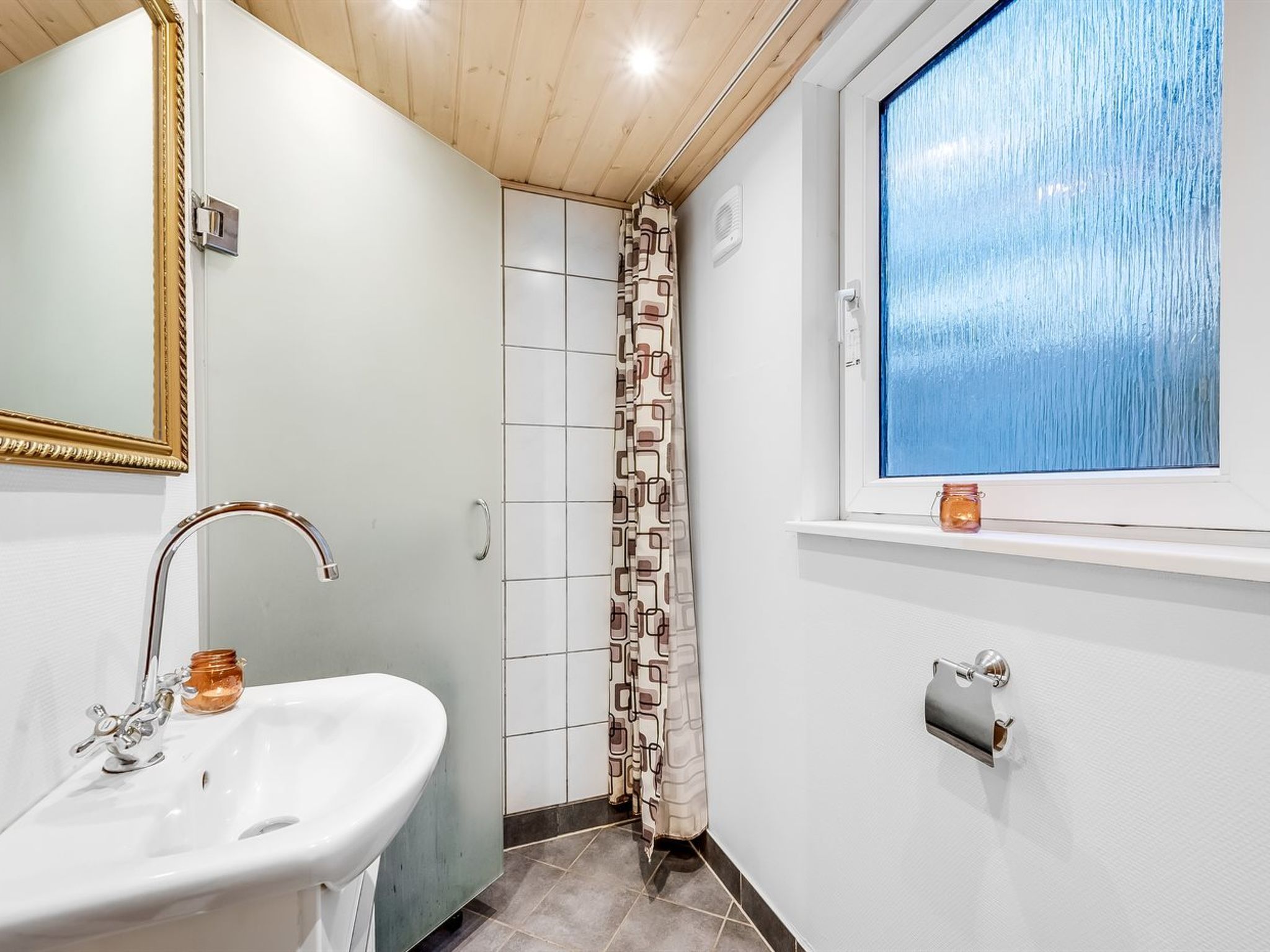 "Brawith" - 700m to the fjord-Binnen