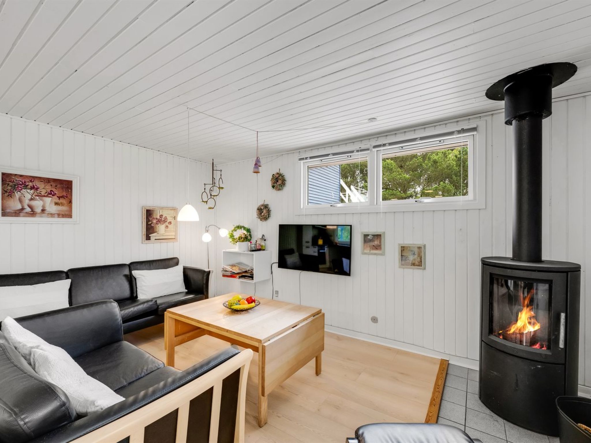 "Sami" - 600m to the fjord - Drinnen