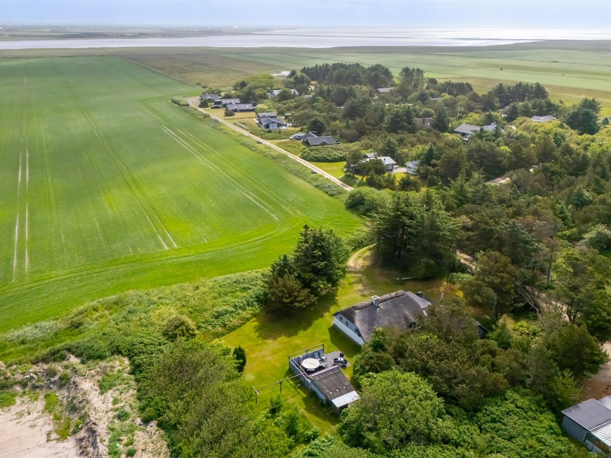 "Roger" - 800m to the fjord - Buiten