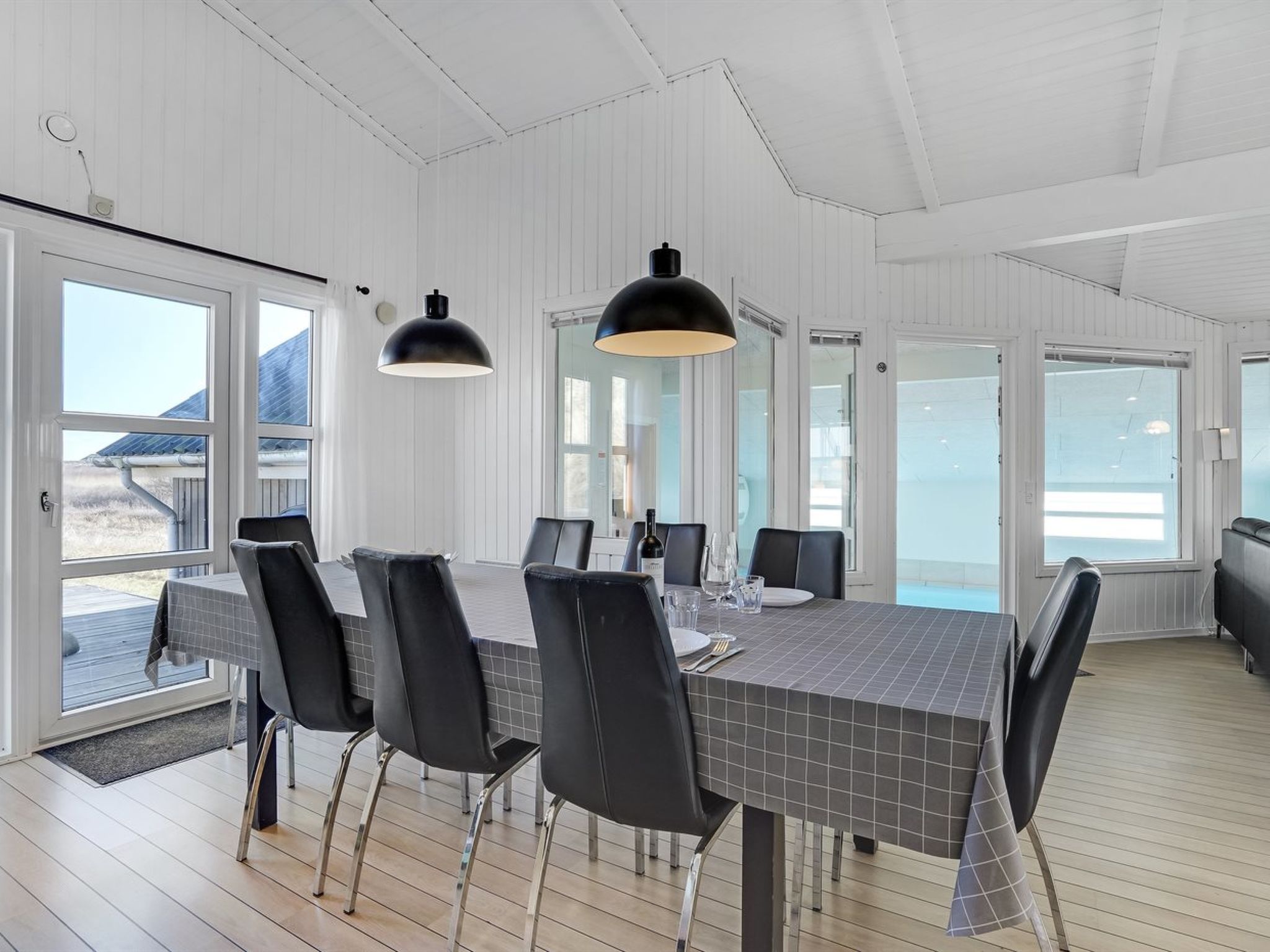 "Saku" - 495m to the fjord - Binnen