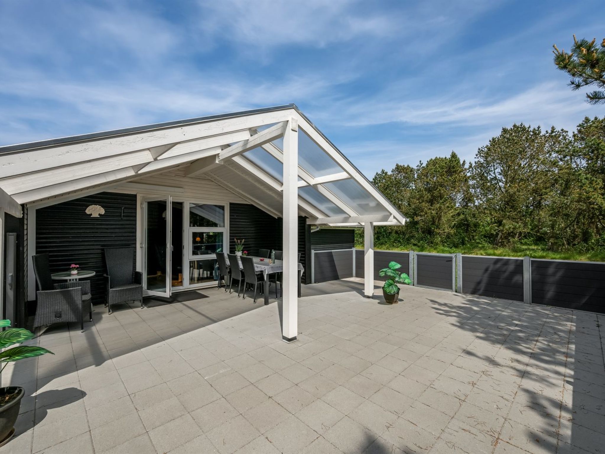 "Penka" - 550m to the fjord-Buiten