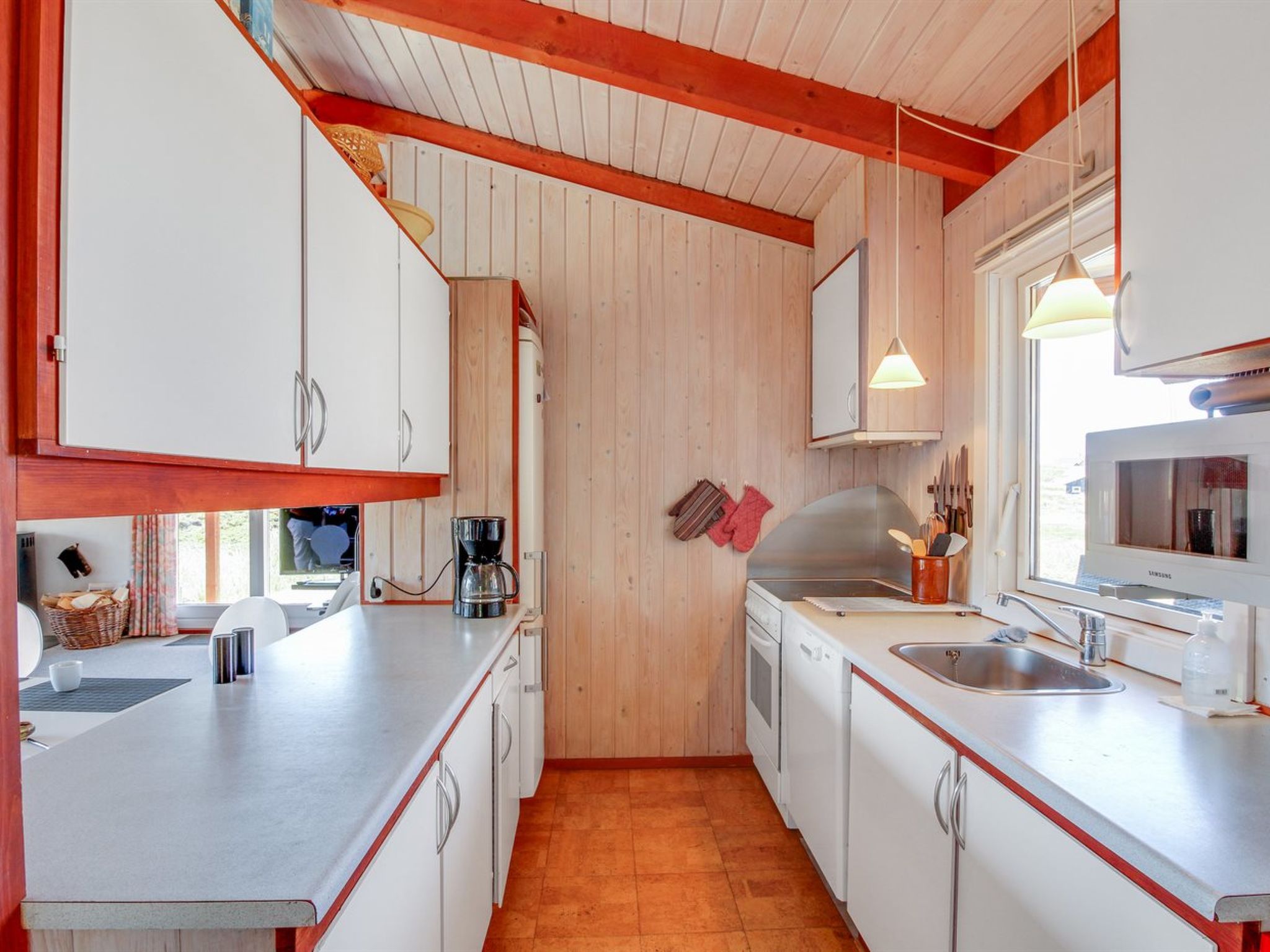 "Jorma" - 250m to the fjord-Binnen