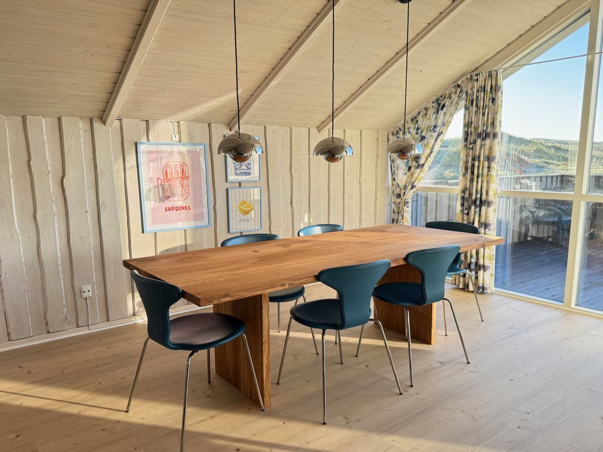 "Velena" -  from the sea-Drinnen