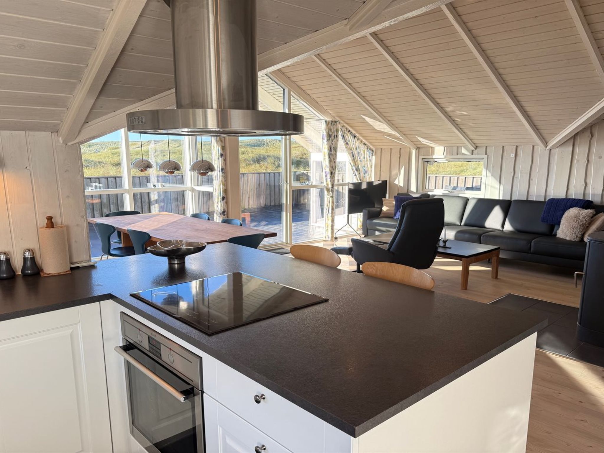 "Velena" -  from the sea-Drinnen