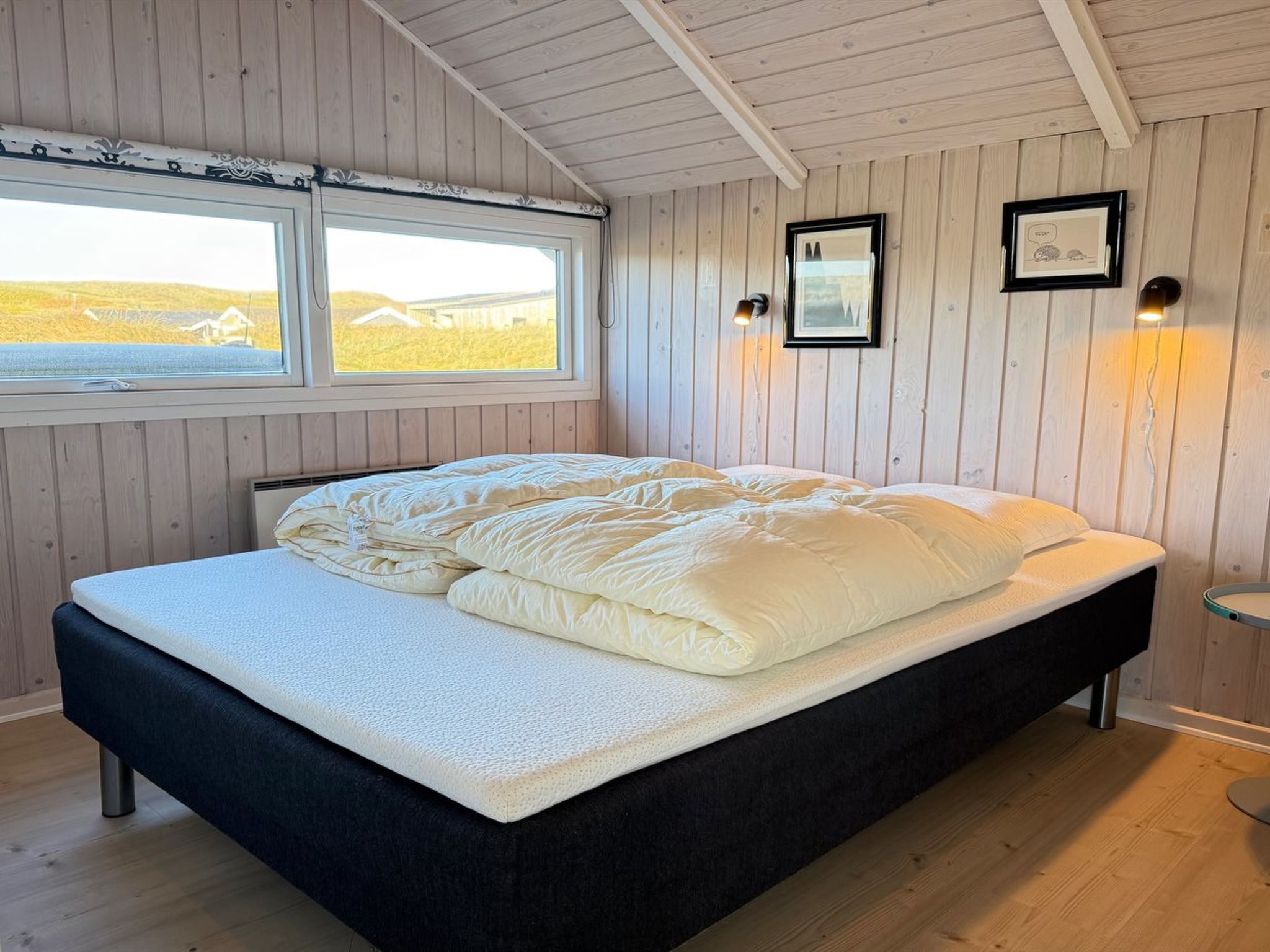 "Velena" -  from the sea-Drinnen