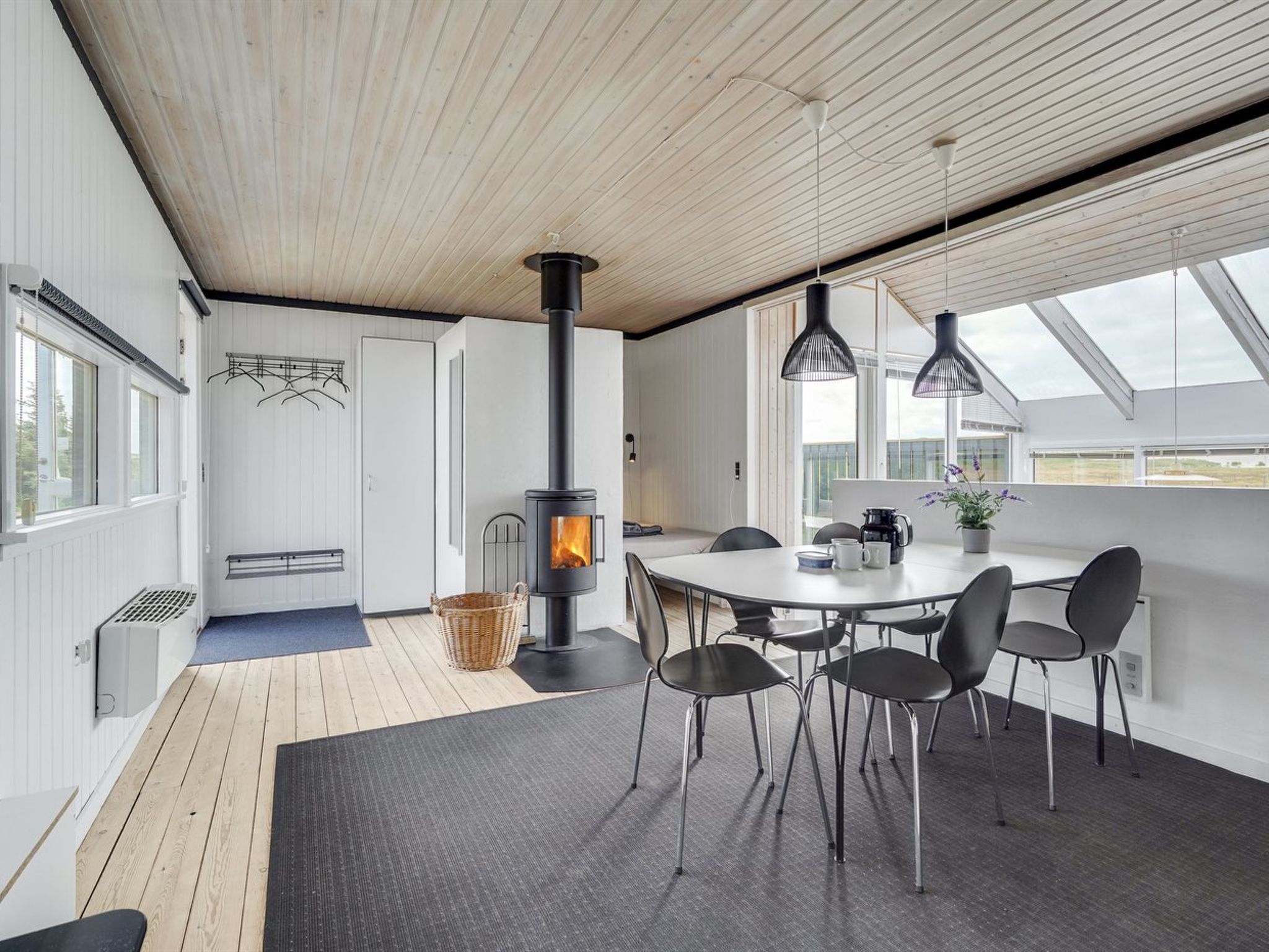 "Anthonette" -  from the sea-Binnen