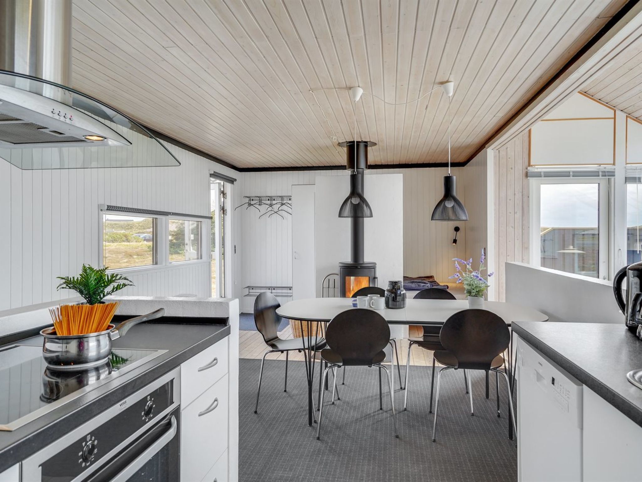 "Anthonette" -  from the sea-Binnen