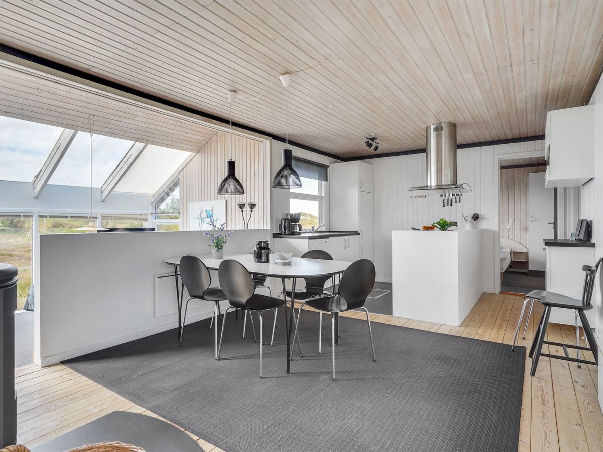 "Anthonette" -  from the sea-Binnen