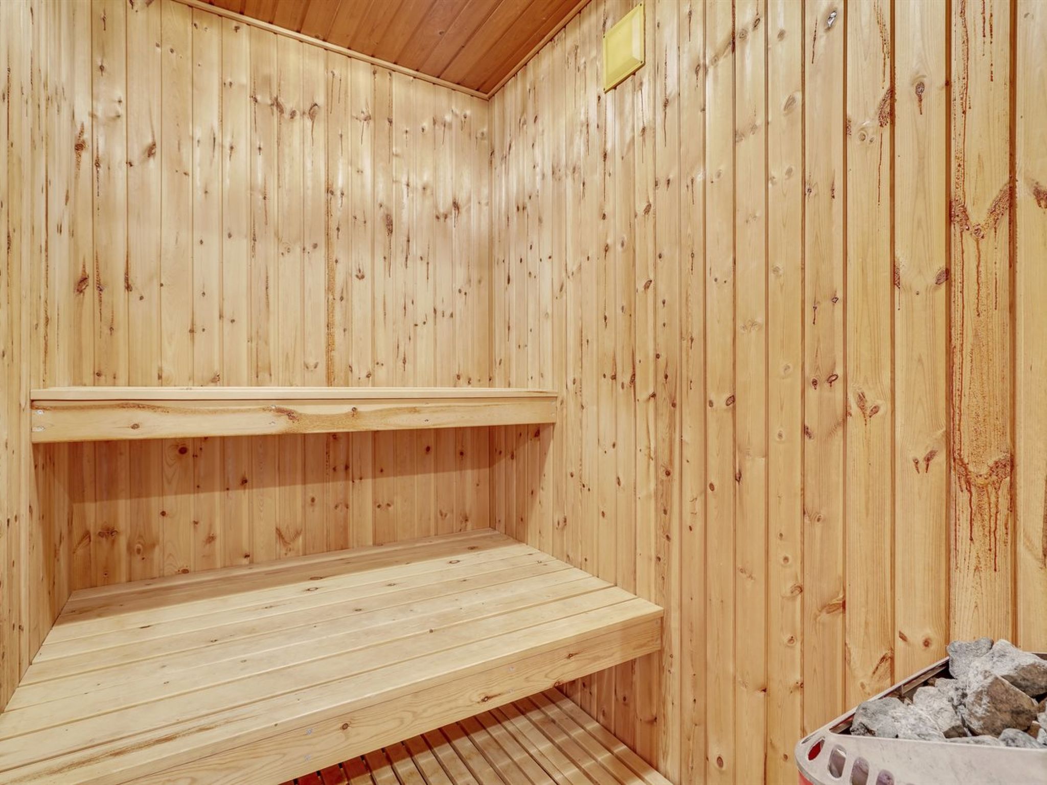 "Anthonette" -  from the sea-Binnen