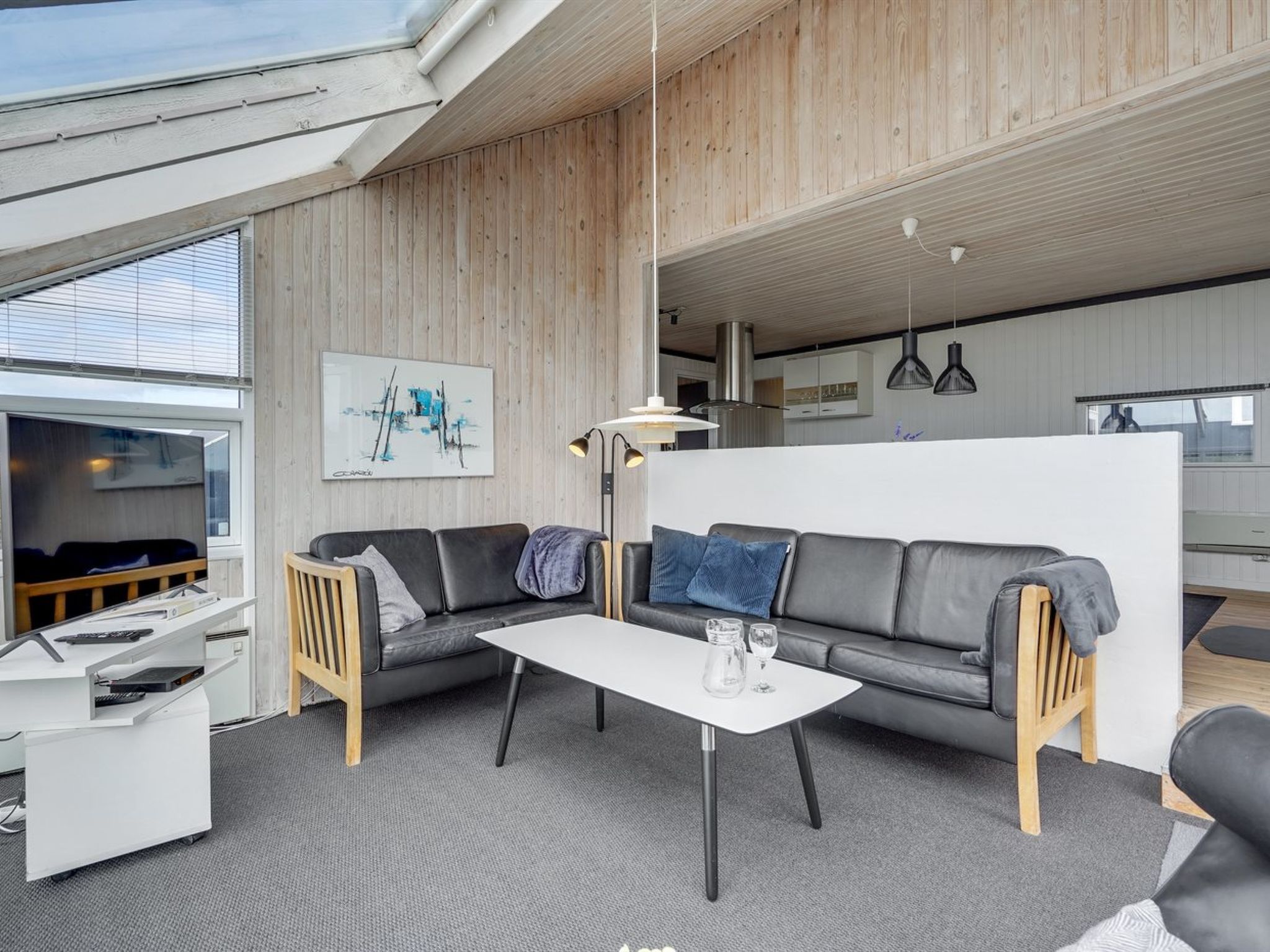 "Anthonette" -  from the sea - Binnen