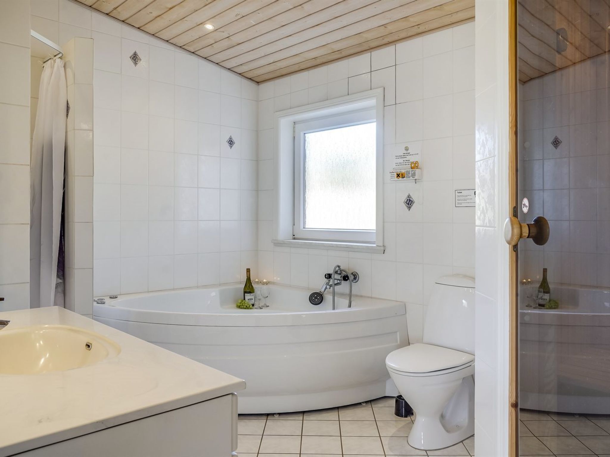"Eugenie" - 450m from the sea-Inside