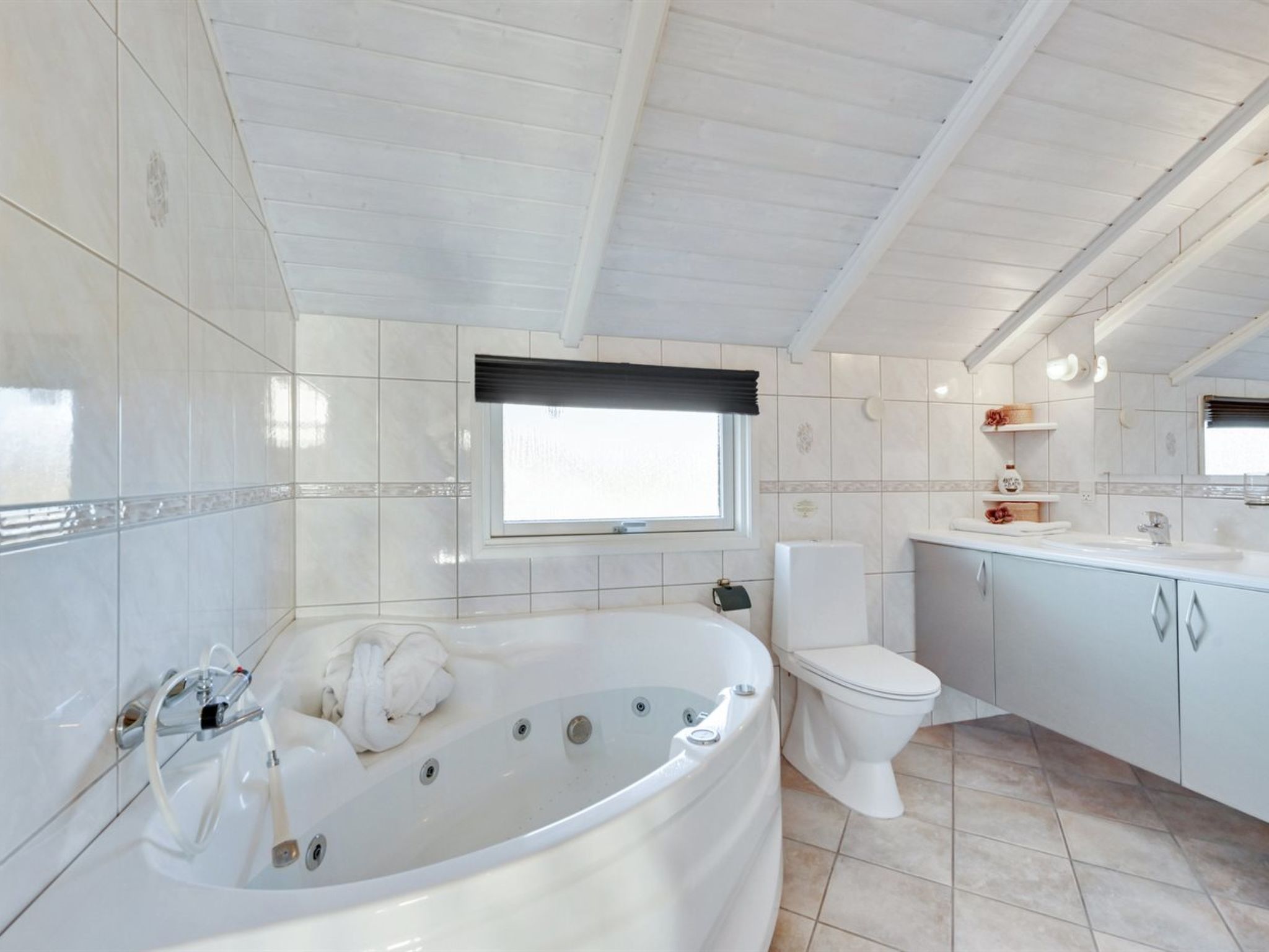 "Cyrill" - 250m to the fjord - Binnen