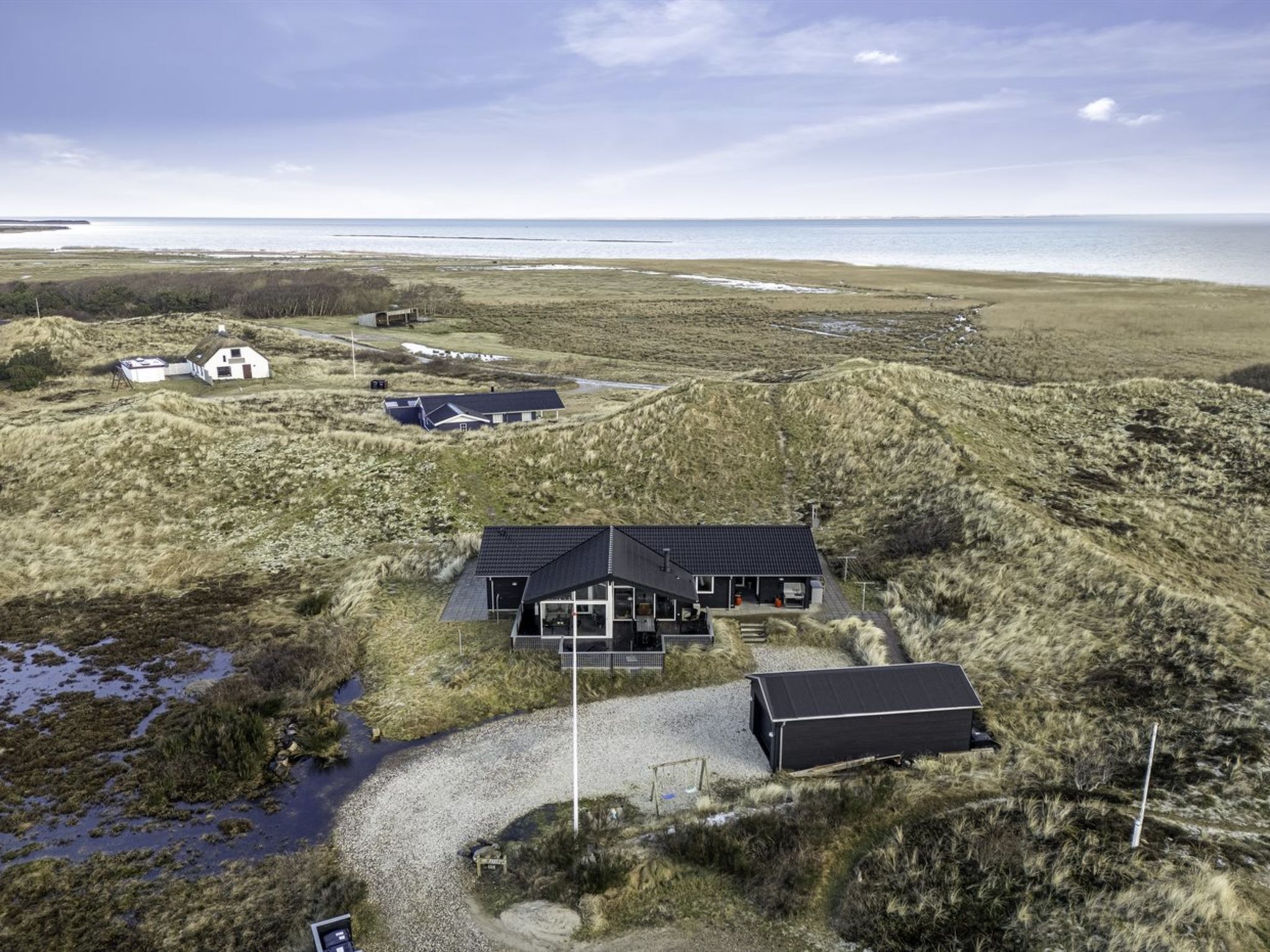 "Taja" - 300m to the fjord-Buiten