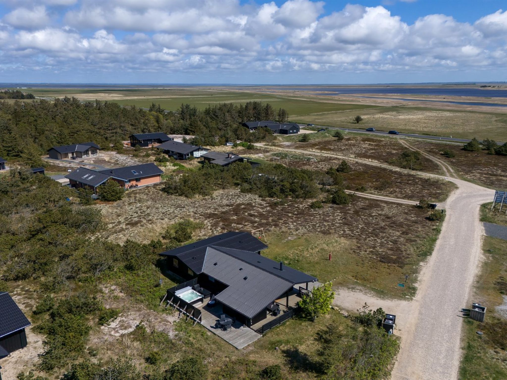 "Brunkil" - 500m from the sea - Outside
