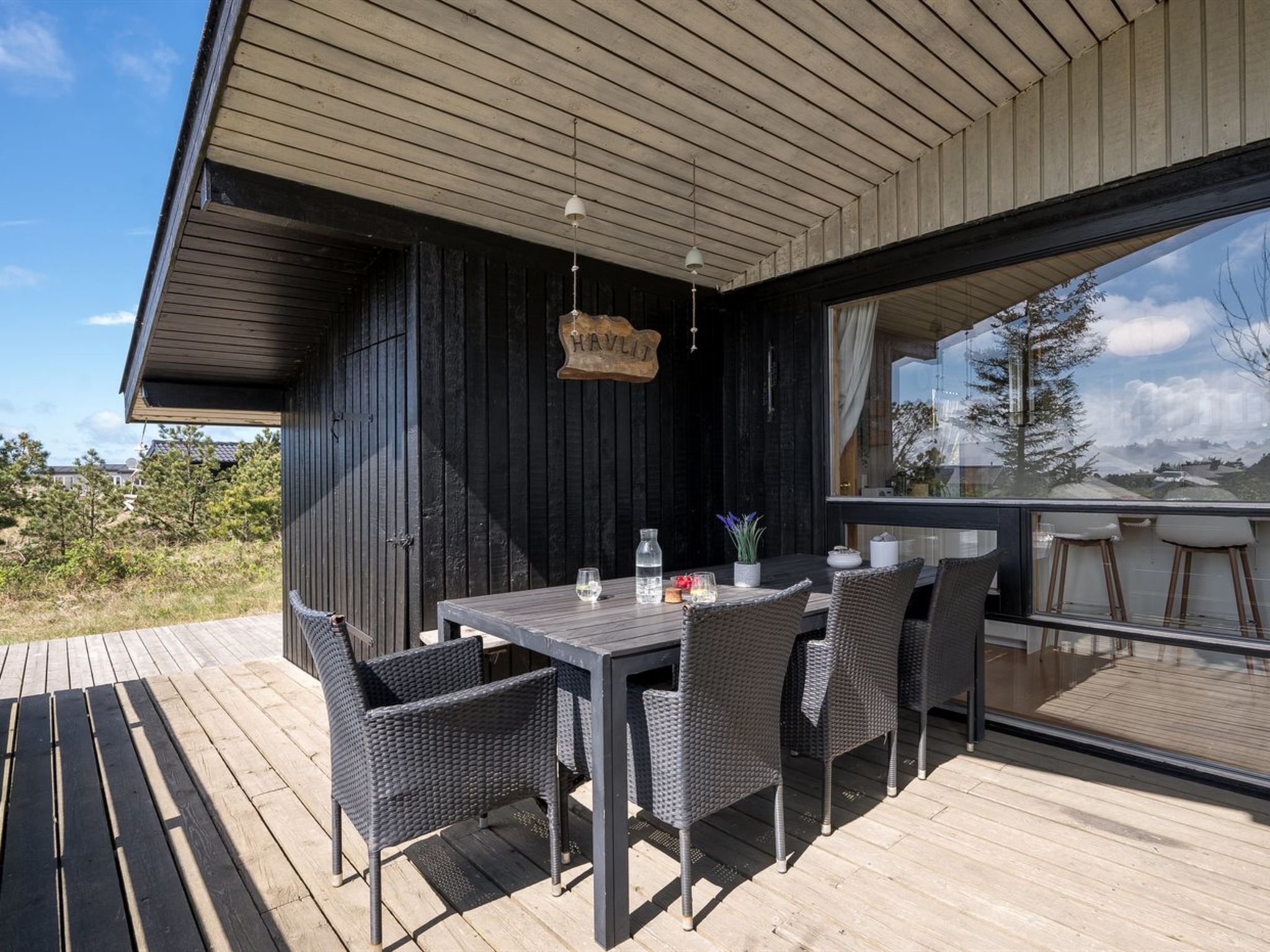"Brunkil" - 500m from the sea - Outside