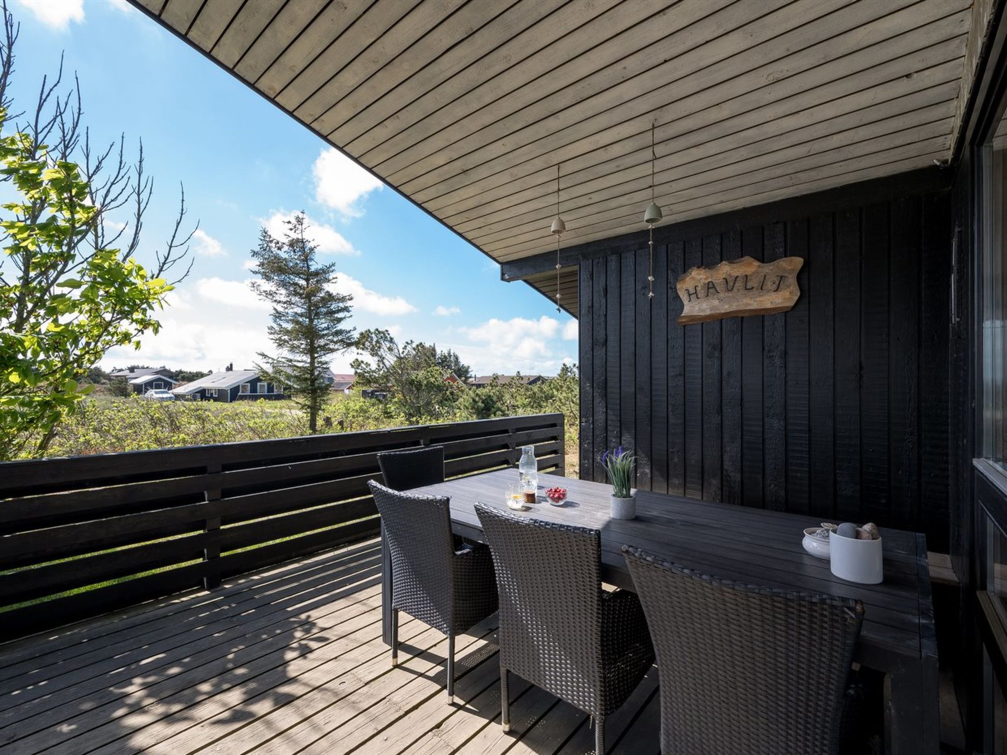 "Brunkil" - 500m from the sea - Outside