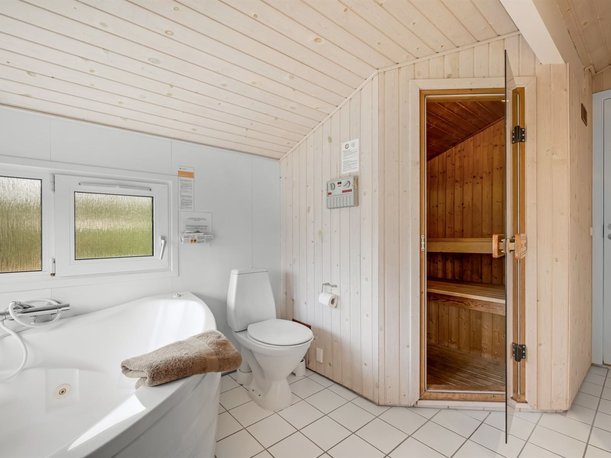 "Andrie" - 800m from the sea - Inside