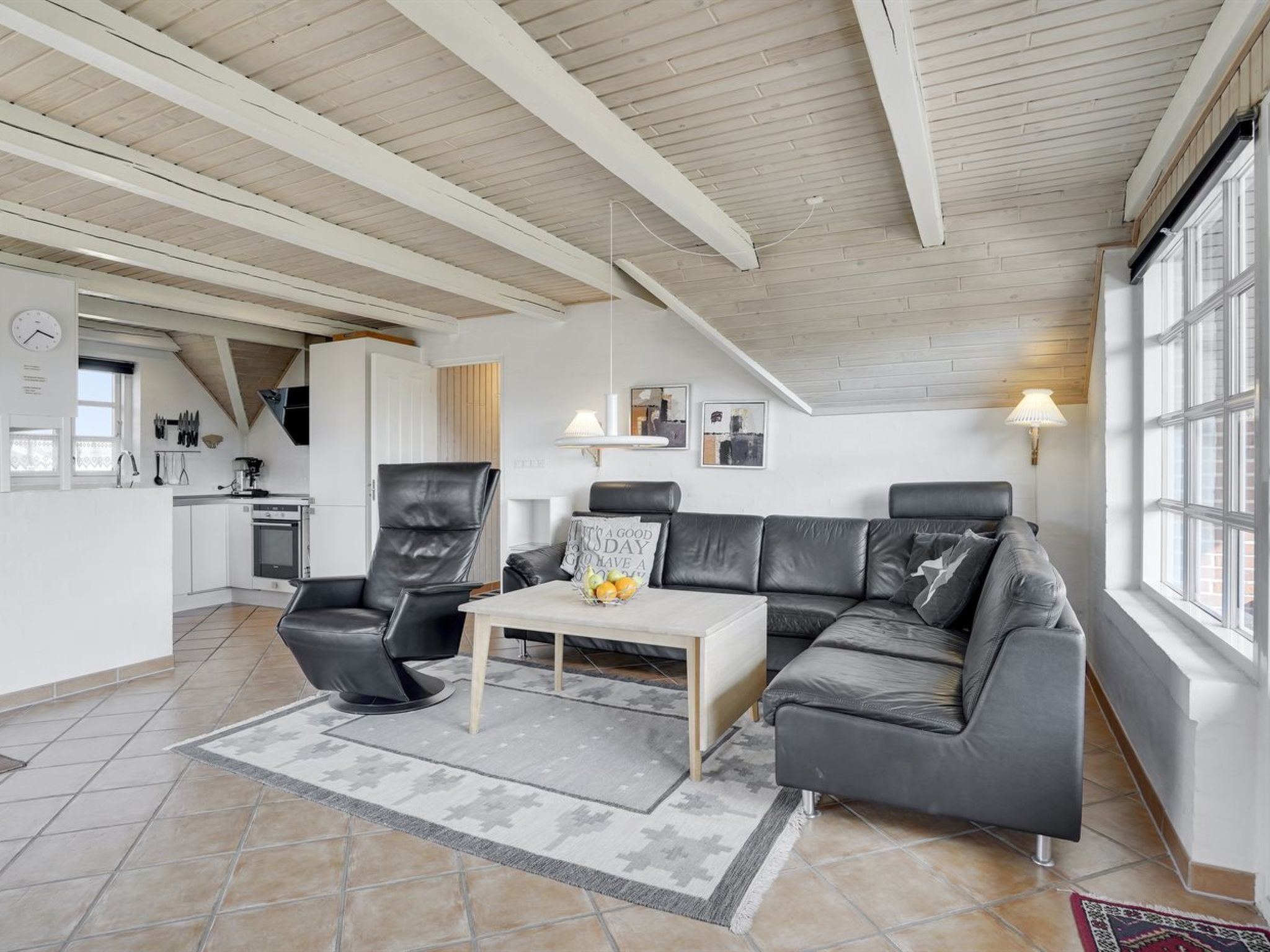 "Lavina" - 950m from the sea-Binnen