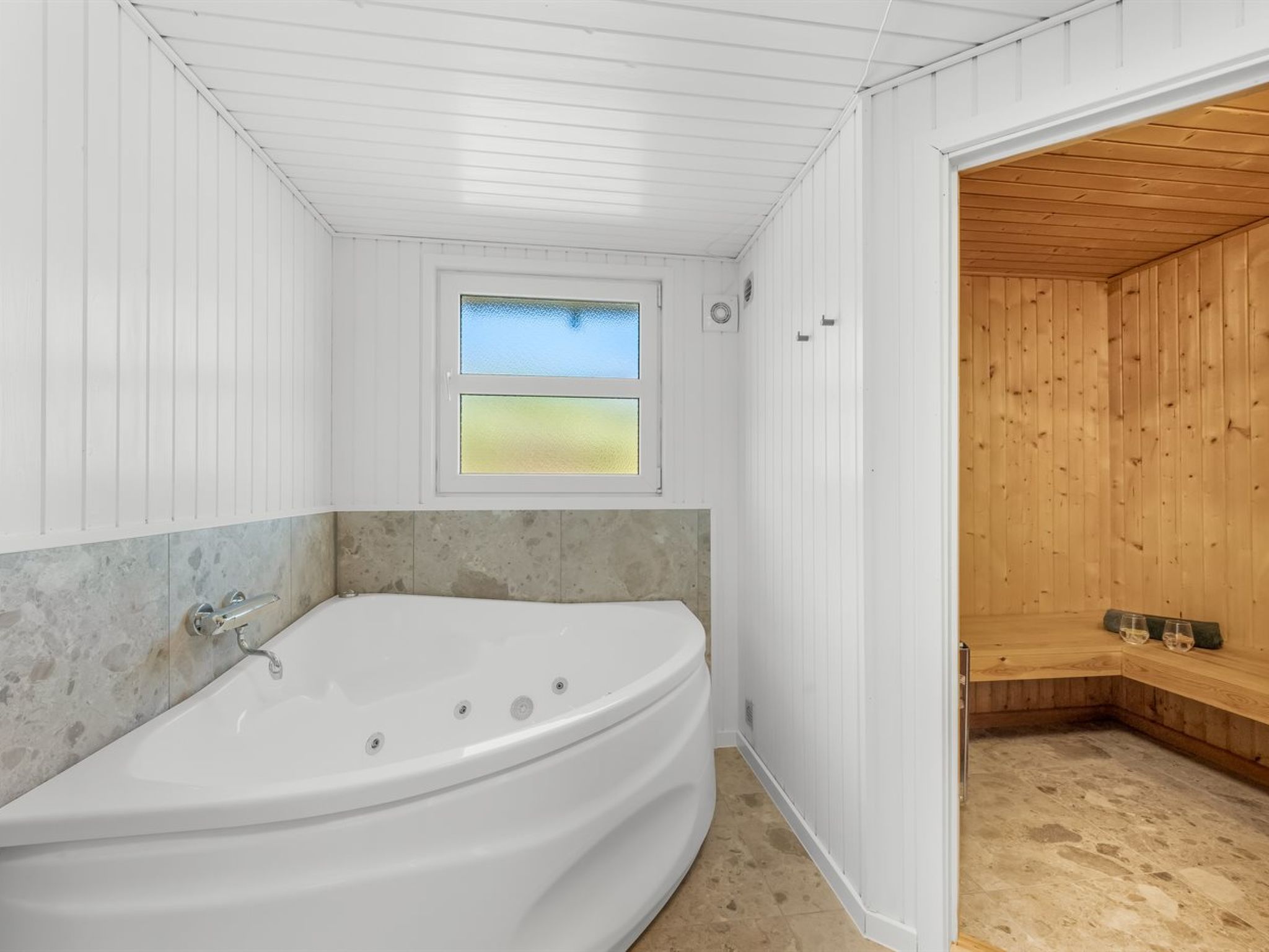 "Midja" - 800m from the sea - Dedans